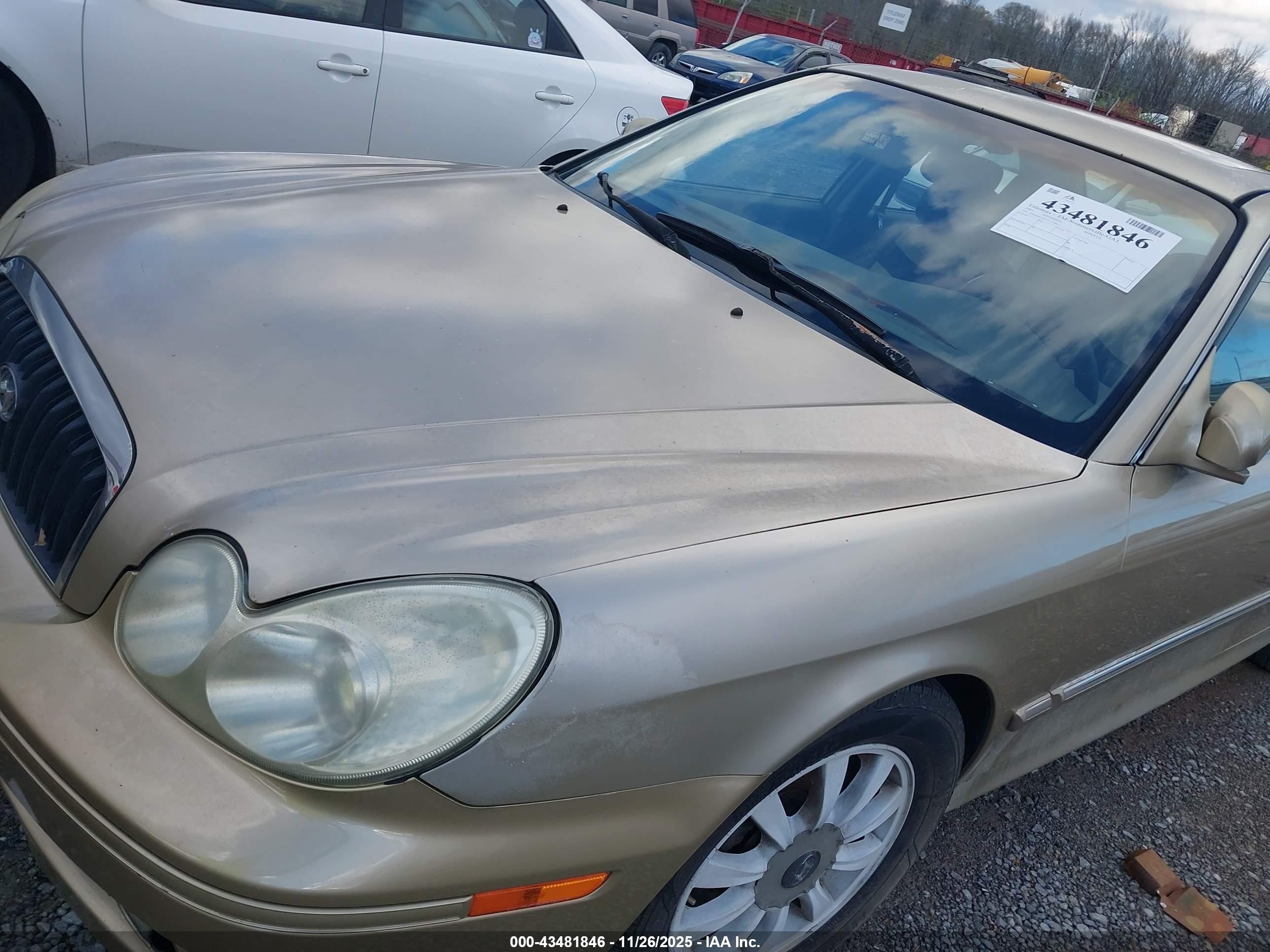 2003 Hyundai Sonata Gls/lx Gold vin: KMHWF35H13A778813