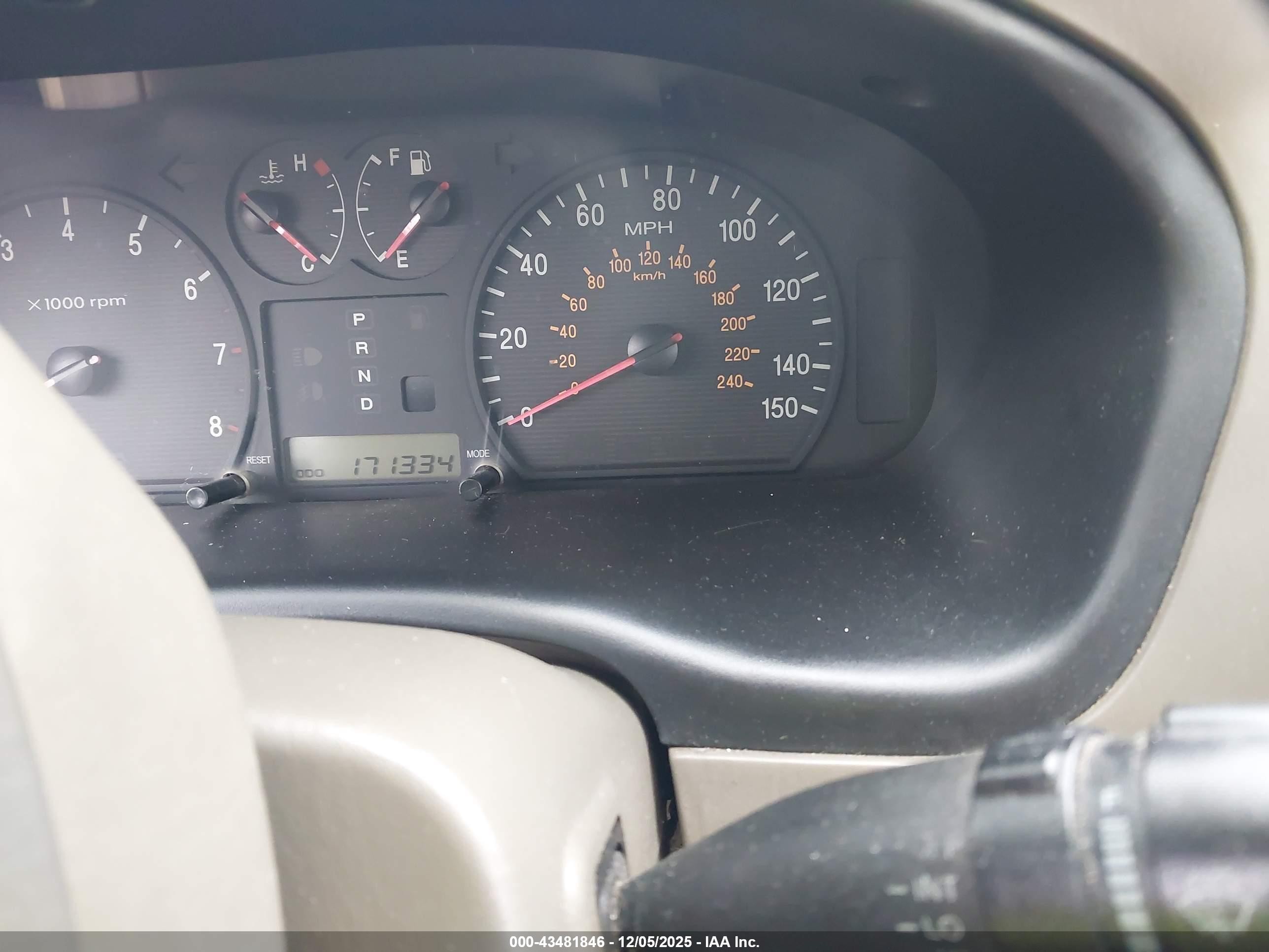 2003 Hyundai Sonata Gls/lx Gold vin: KMHWF35H13A778813