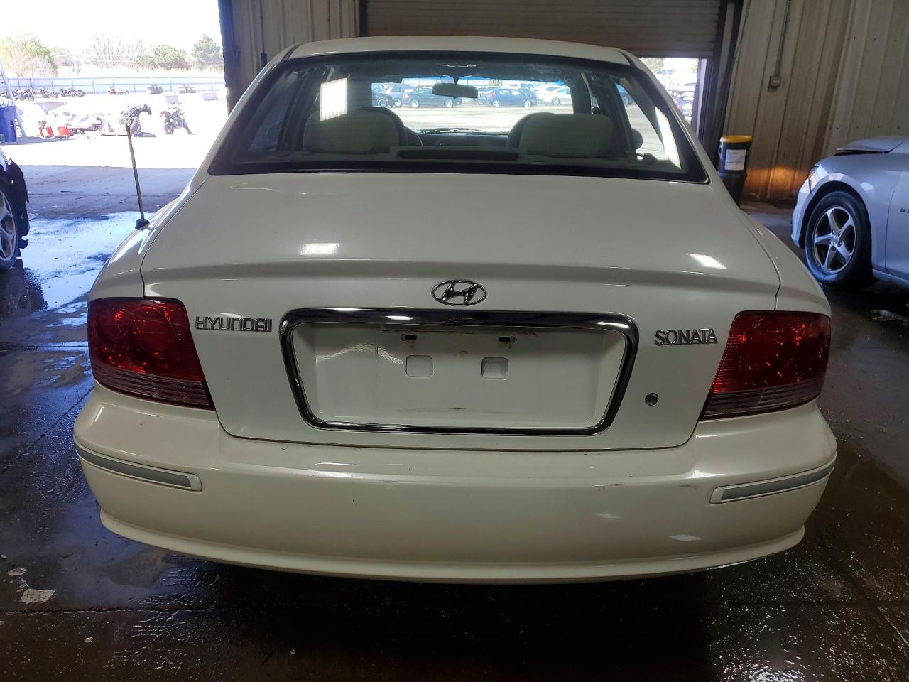 2005 Hyundai Sonata Gls White vin: KMHWF35H15A130438