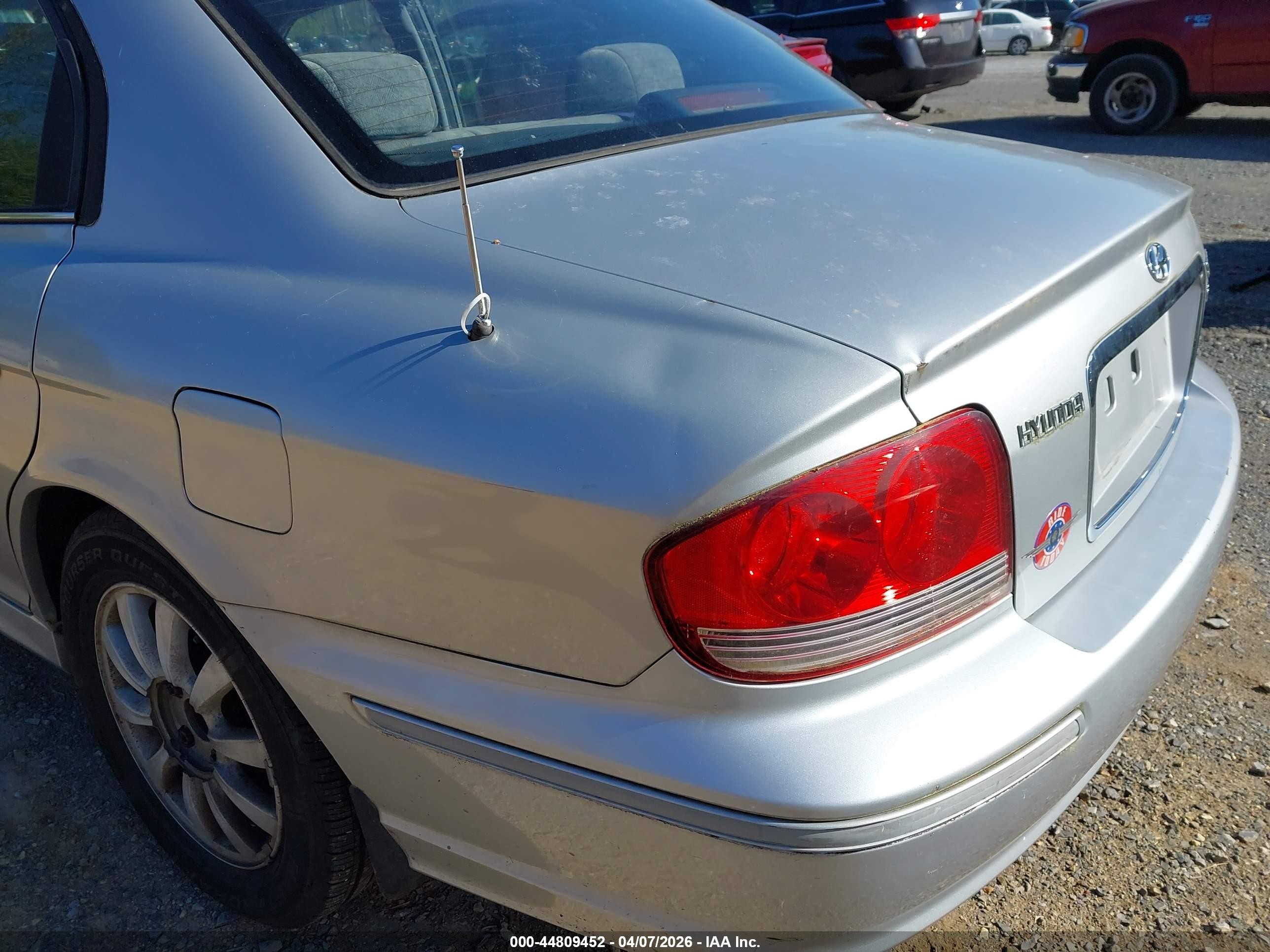 2002 Hyundai Sonata Gls/lx Серебряный vin: KMHWF35H22A551211