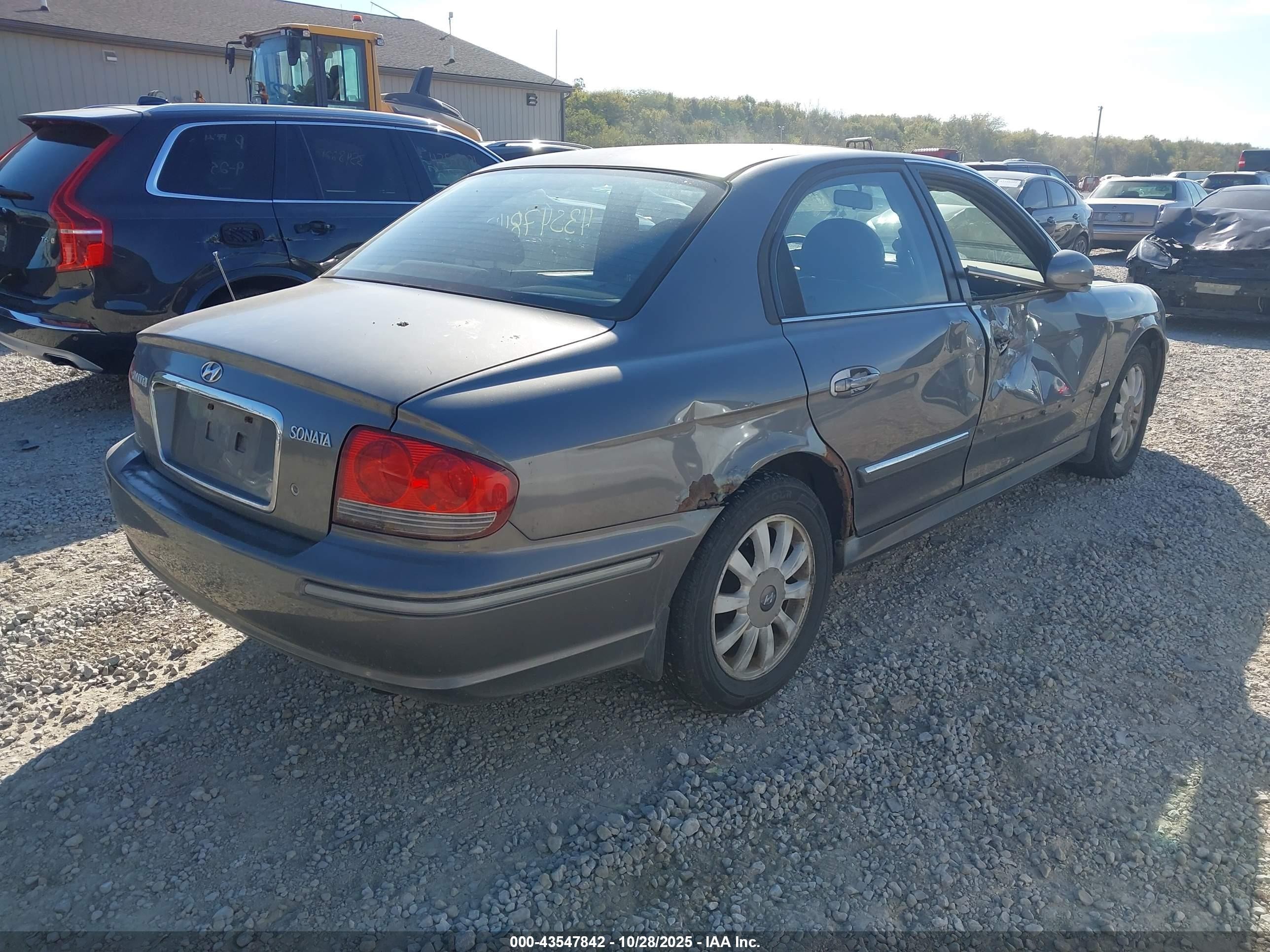 2002 Hyundai Sonata Gls/lx Gray vin: KMHWF35H22A638266