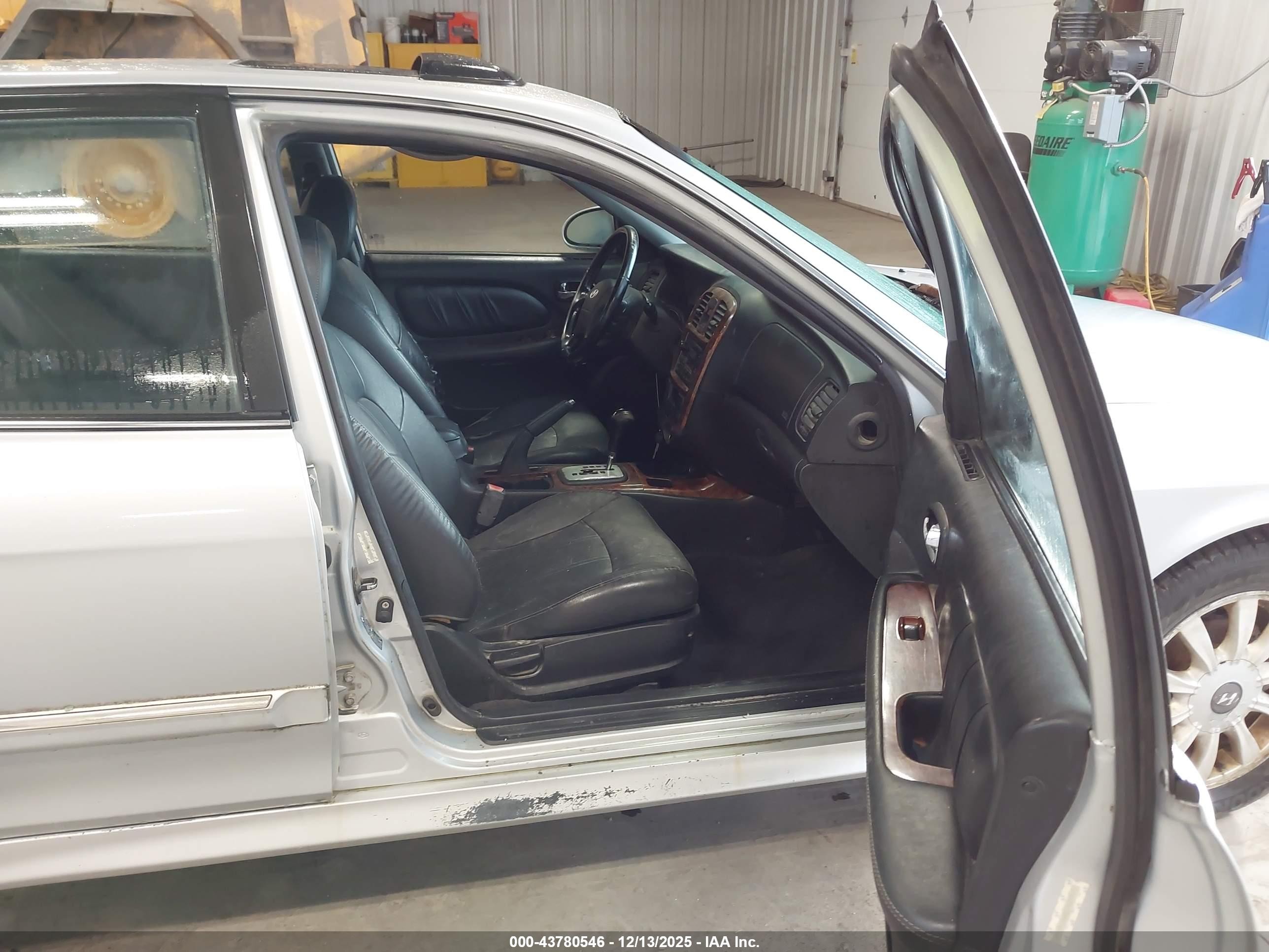 2002 Hyundai Sonata Gls/lx Silver vin: KMHWF35H22A690920