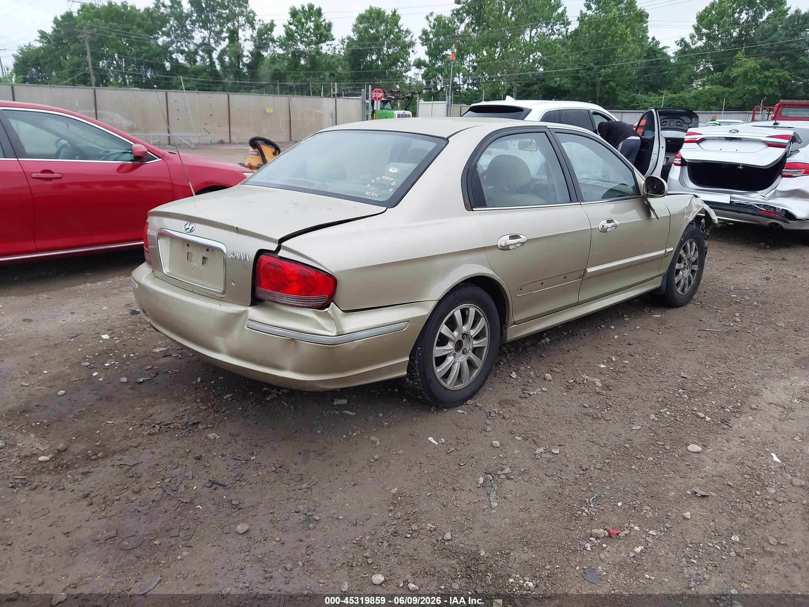 2004 Hyundai Sonata Gls/lx Gold vin: KMHWF35H24A018343