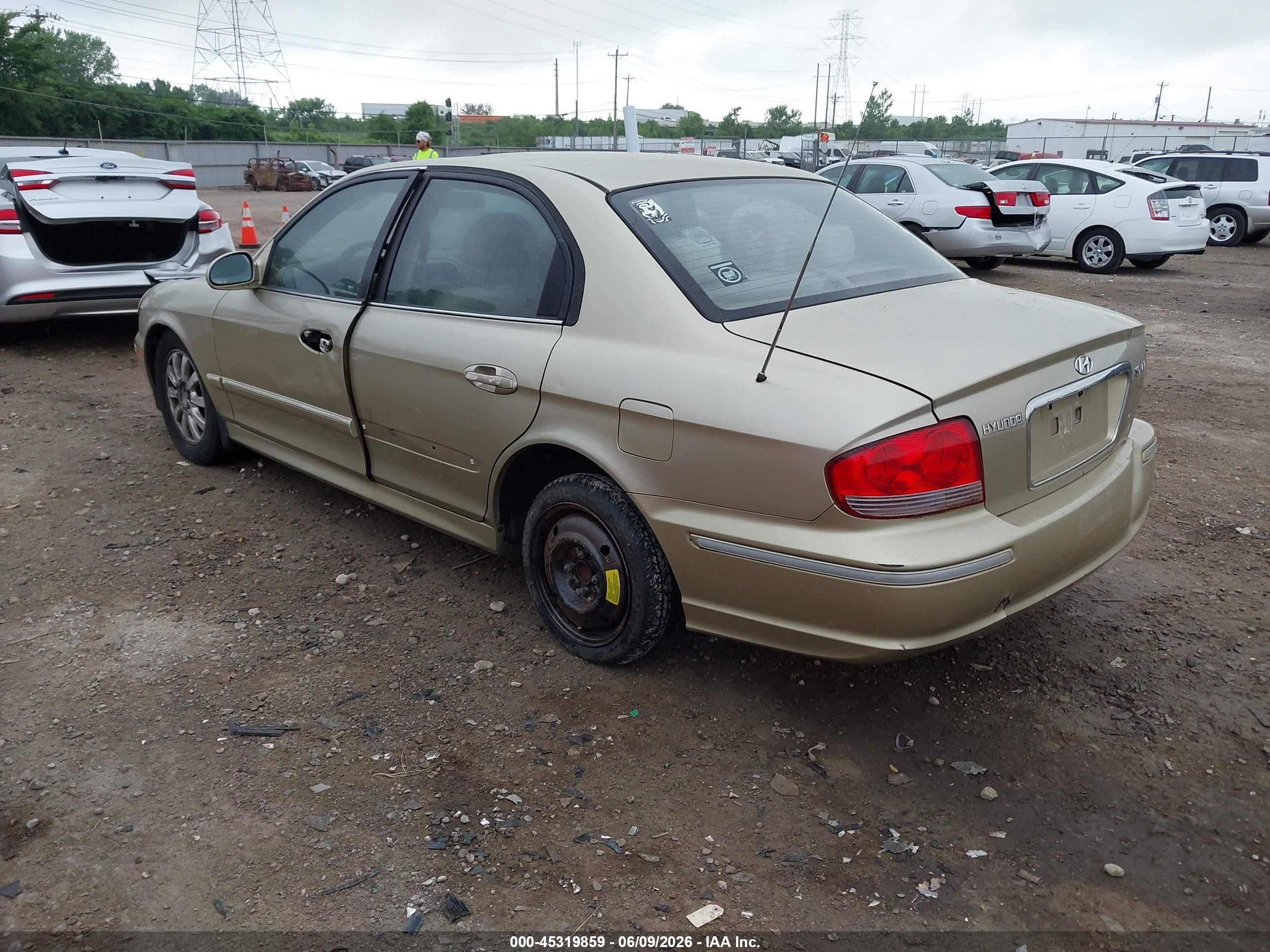 2004 Hyundai Sonata Gls/lx Gold vin: KMHWF35H24A018343