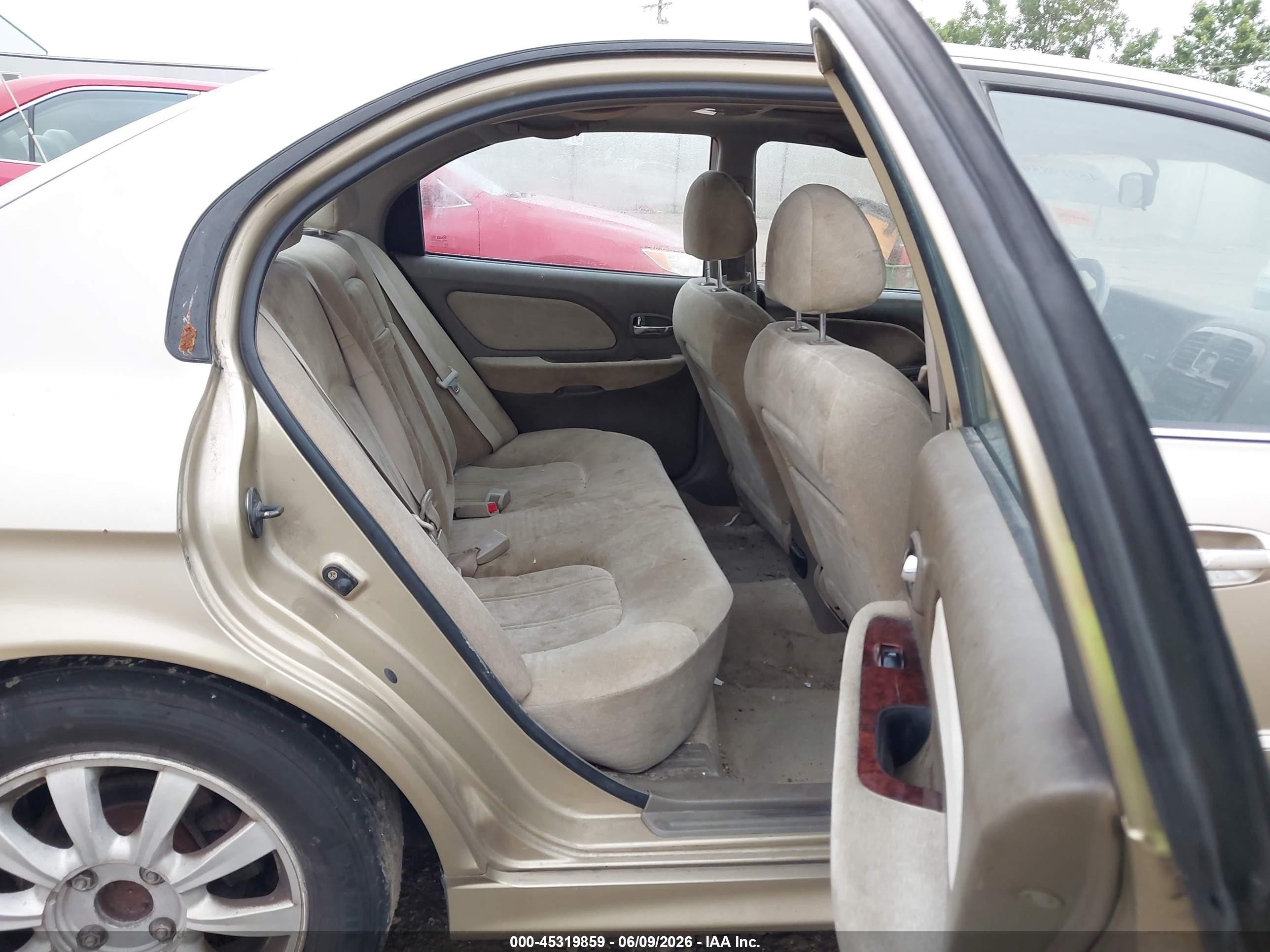 2004 Hyundai Sonata Gls/lx Gold vin: KMHWF35H24A018343