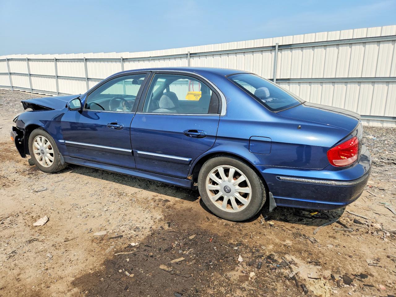 2004 Hyundai Sonata Gls Blue vin: KMHWF35H24A972090