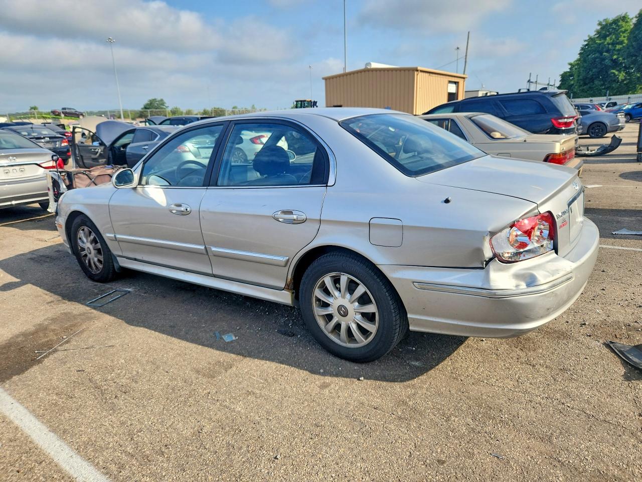 2004 Hyundai Sonata Gls Silver vin: KMHWF35H34A972857