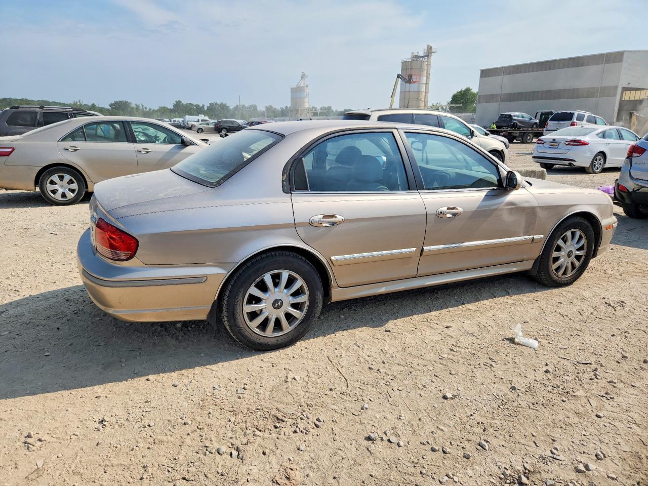 2005 Hyundai Sonata Gls Tan vin: KMHWF35H35A148374