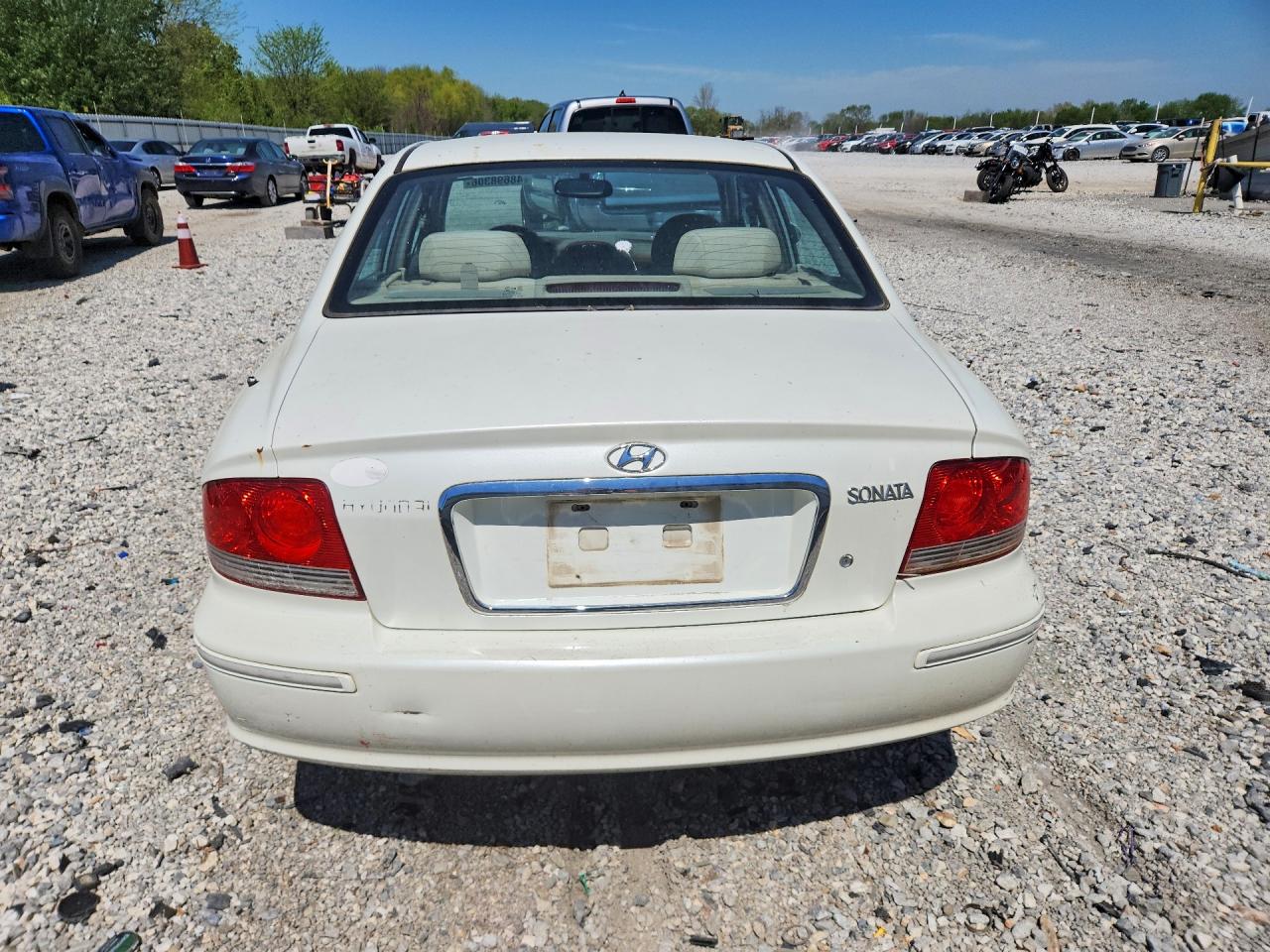 2005 Hyundai Sonata Gls White vin: KMHWF35H35A211070