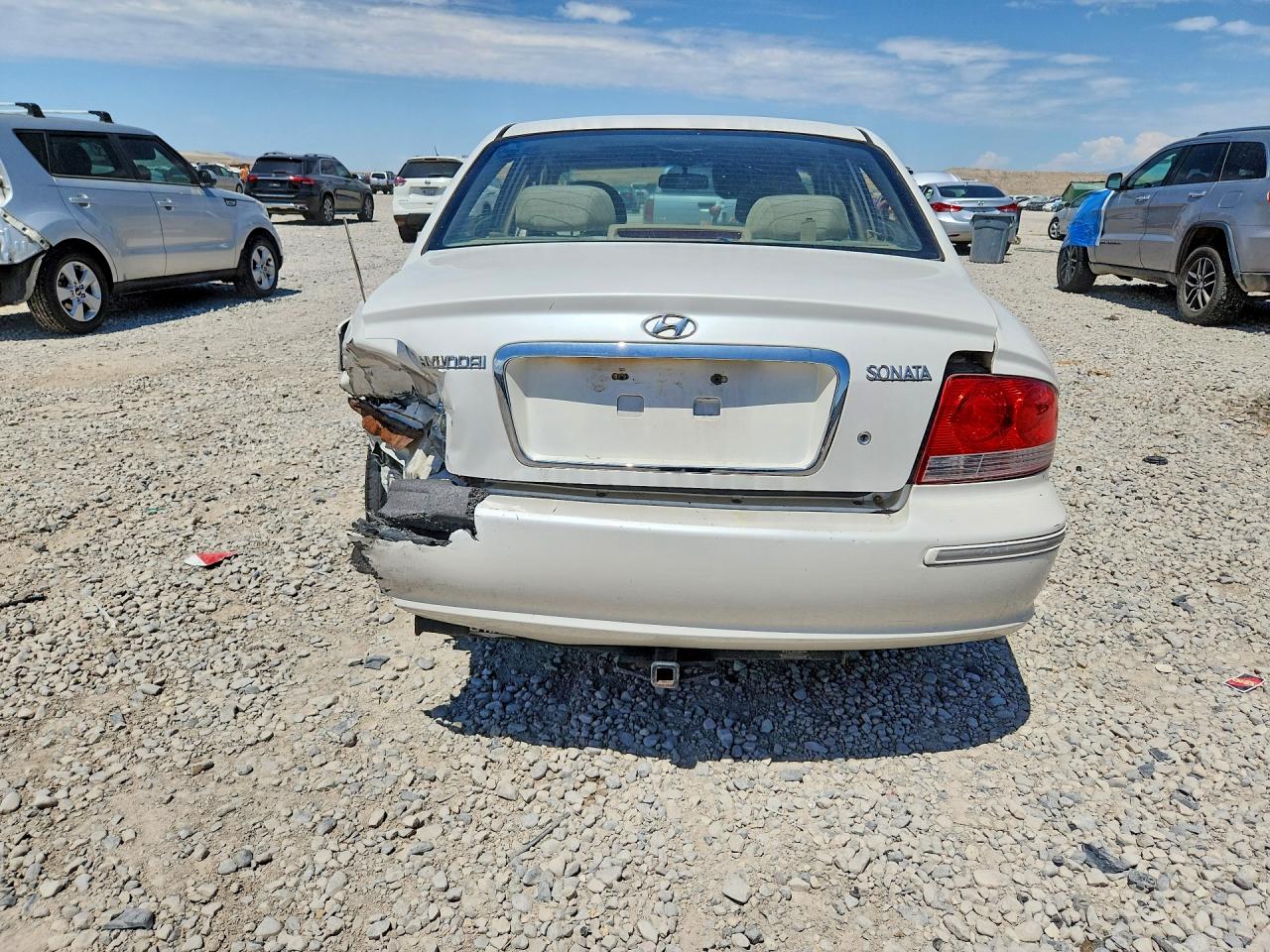 2003 Hyundai Sonata Gls White vin: KMHWF35H43A838437