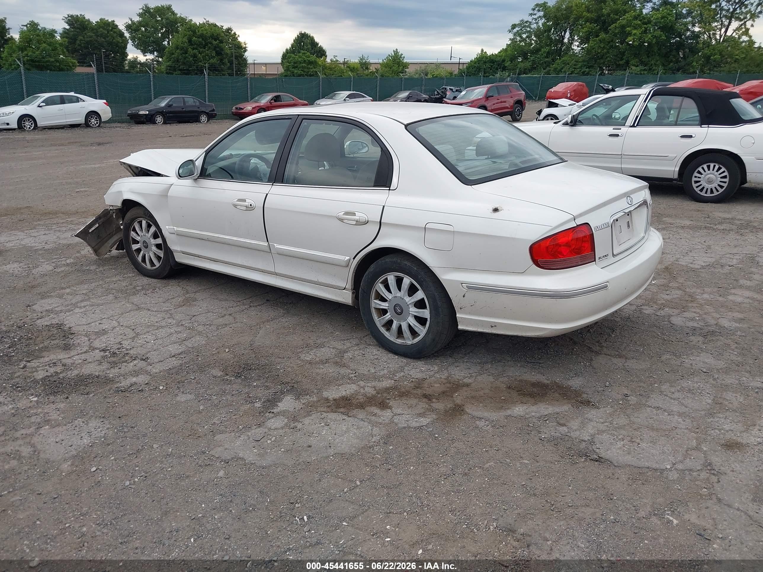 2003 Hyundai Sonata Gls/lx White vin: KMHWF35H43A881241