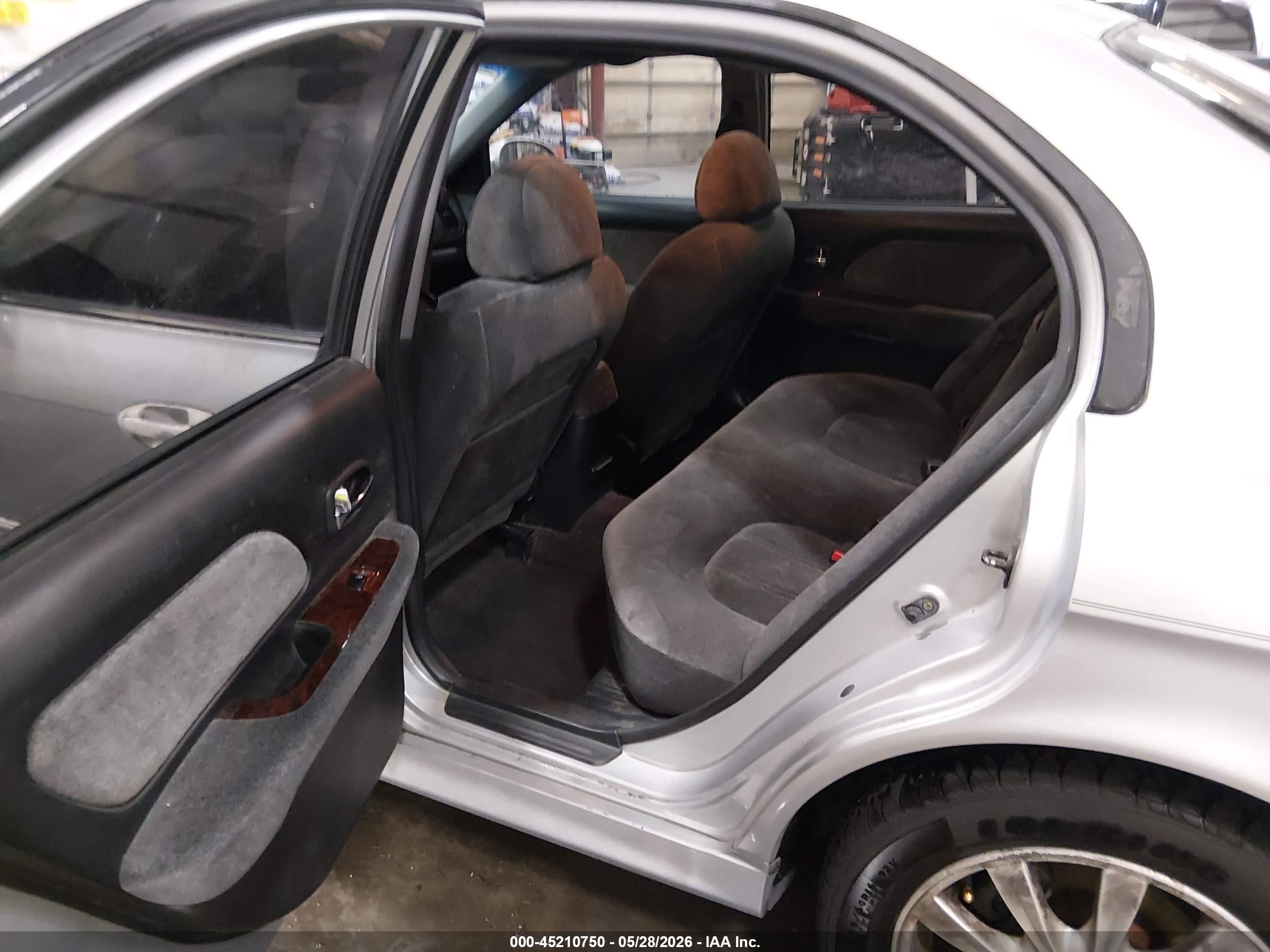 2005 Hyundai Sonata Gls/lx Silver vin: KMHWF35H45A111849
