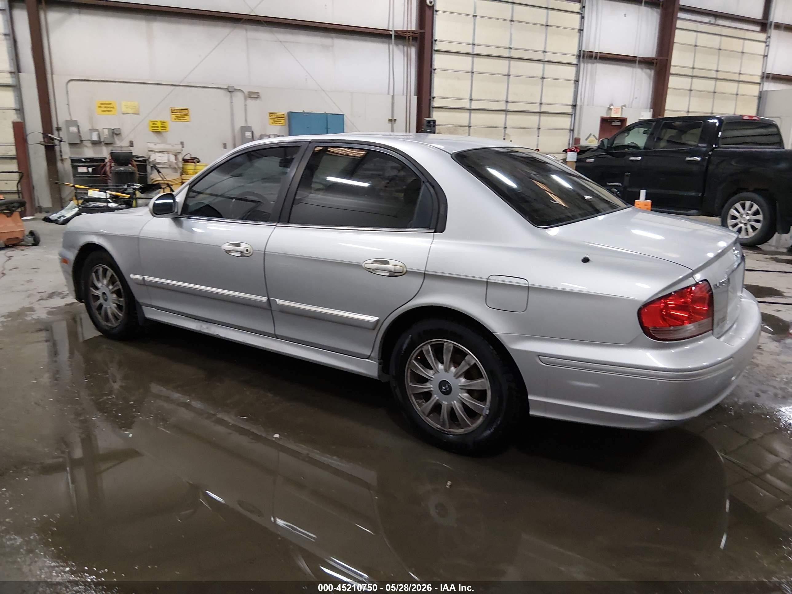 2005 Hyundai Sonata Gls/lx Silver vin: KMHWF35H45A111849