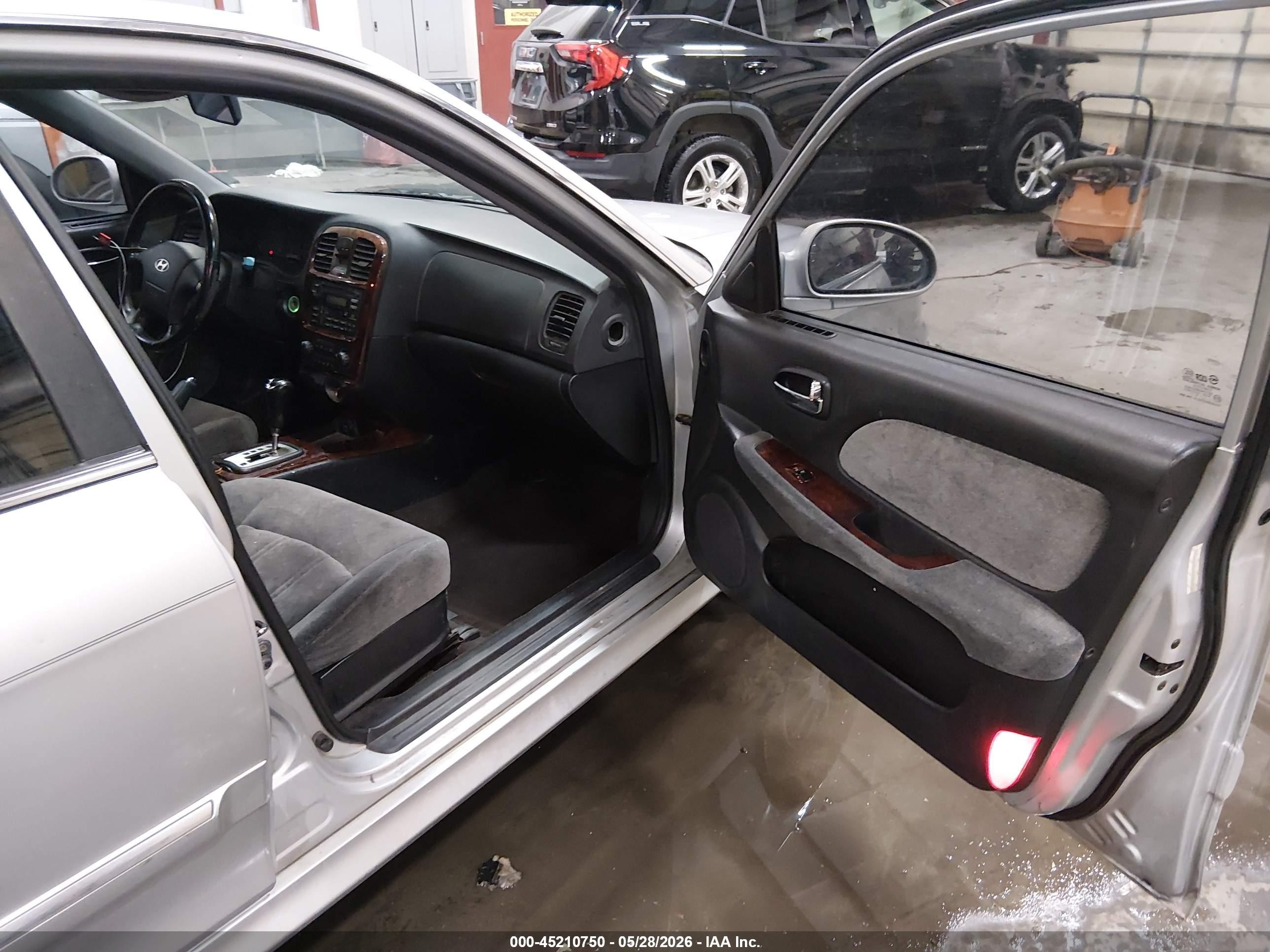 2005 Hyundai Sonata Gls/lx Silver vin: KMHWF35H45A111849