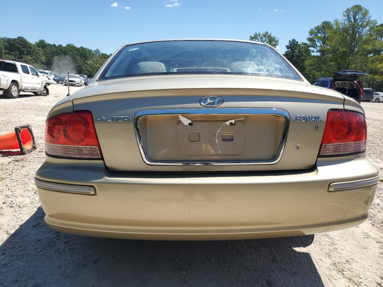 2003 Hyundai Sonata Gls Gold vin: KMHWF35H53A847888