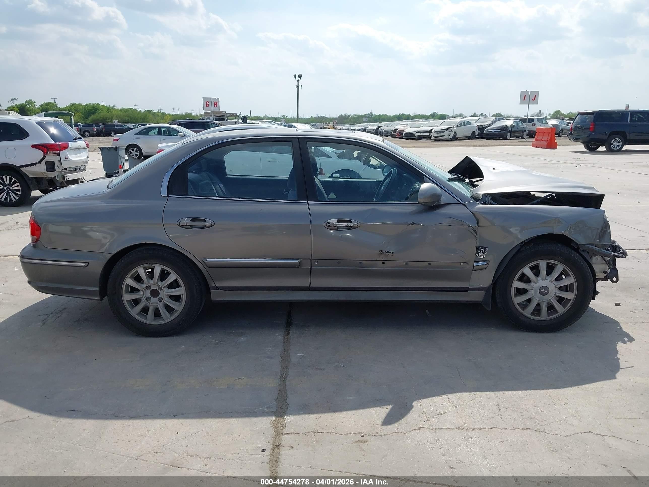 2004 Hyundai Sonata Gls/lx Gray vin: KMHWF35H54A975453