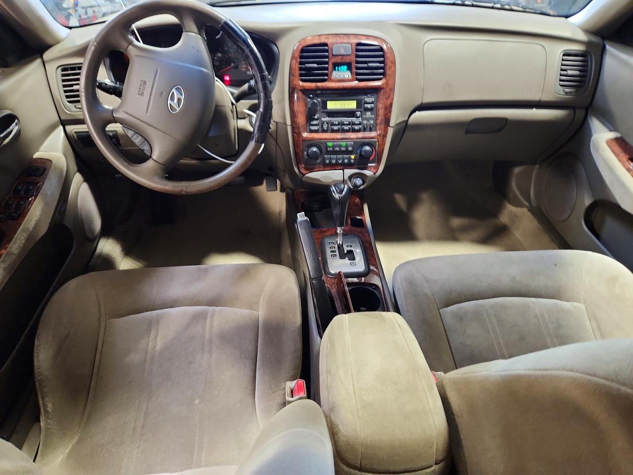 2002 Hyundai Sonata Gls/lx Cream vin: KMHWF35H62A661808