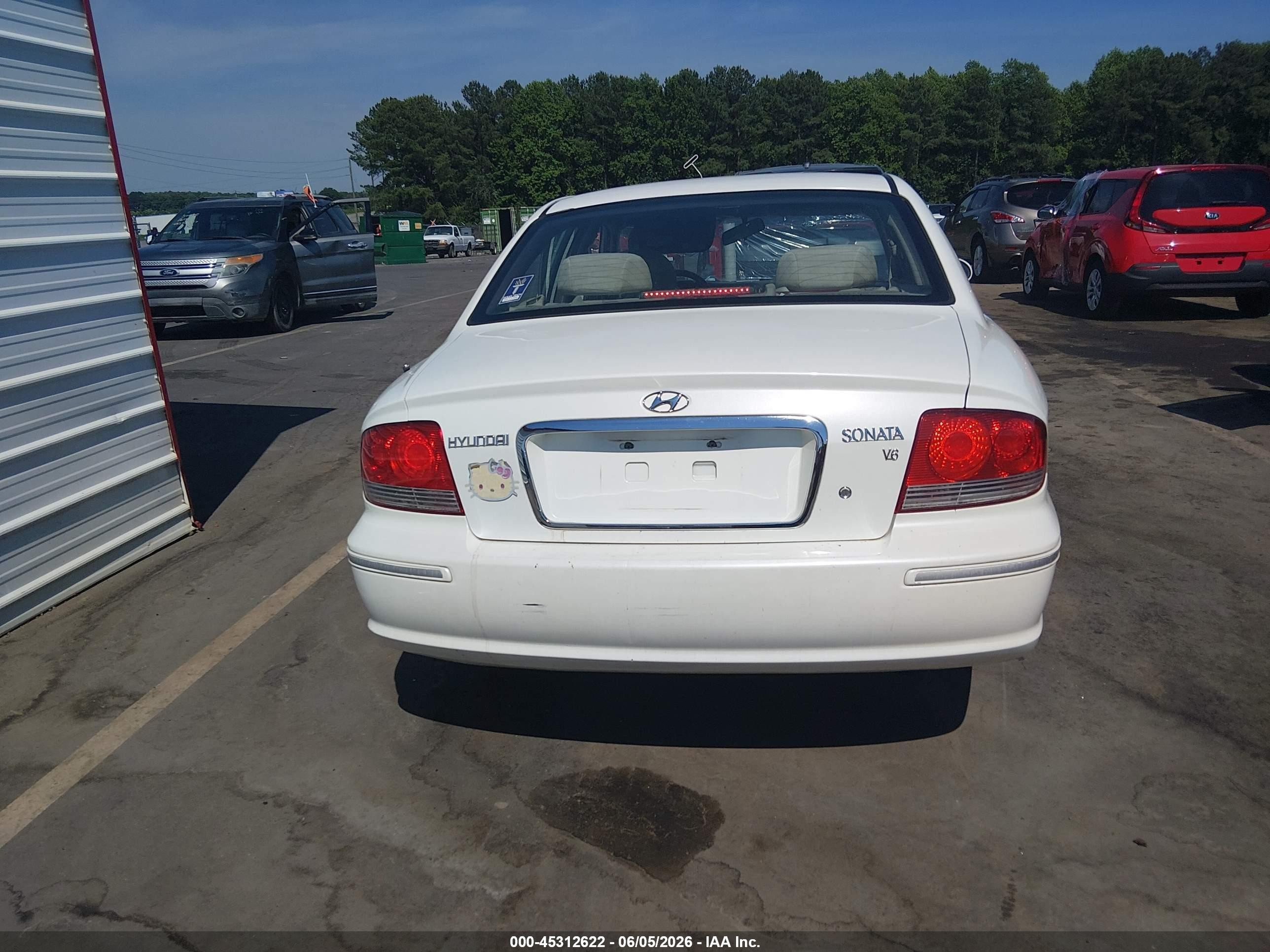 2005 Hyundai Sonata Gls/lx White vin: KMHWF35H65A128748