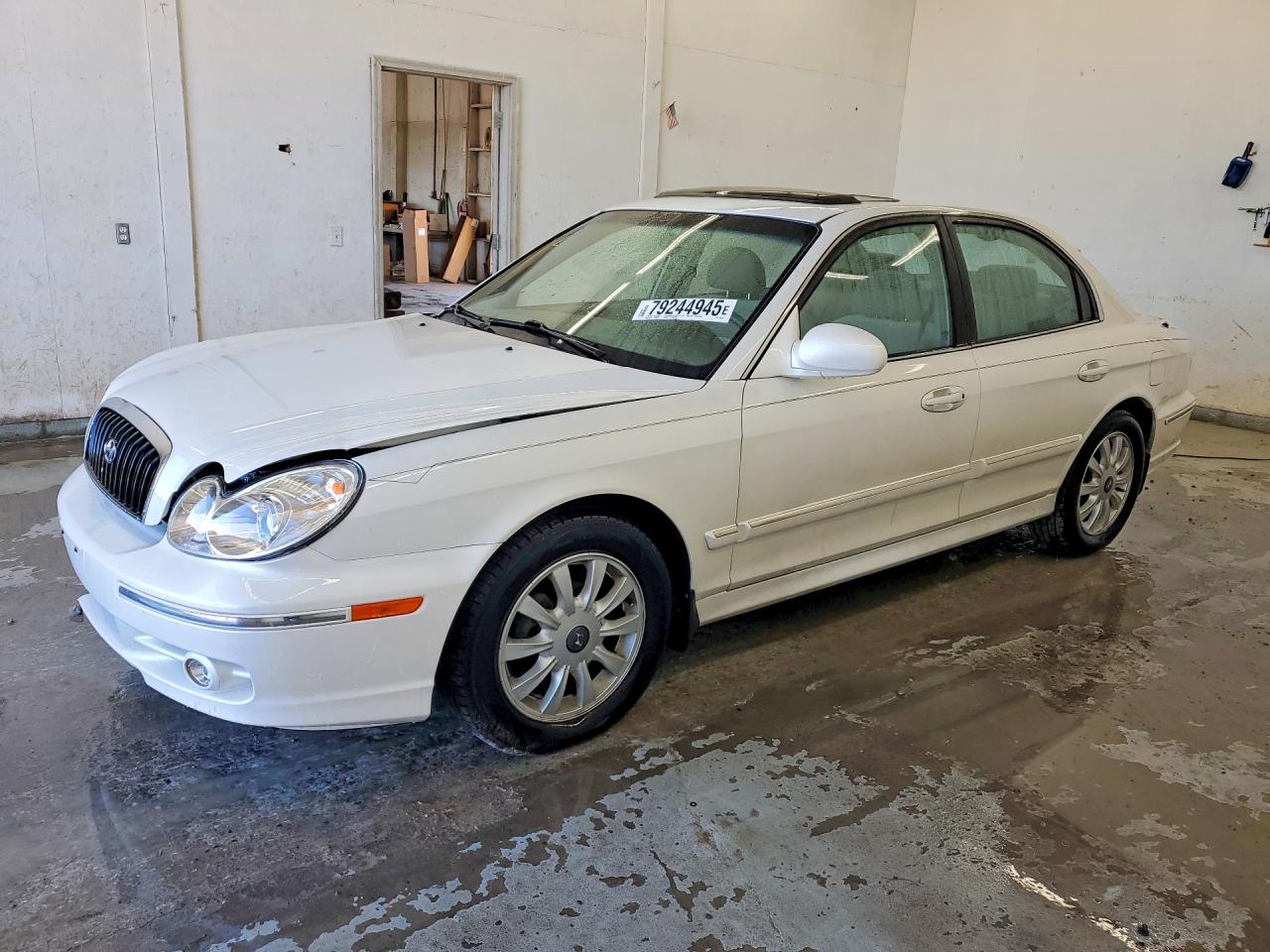 2002 Hyundai Sonata Gls White vin: KMHWF35H72A685874