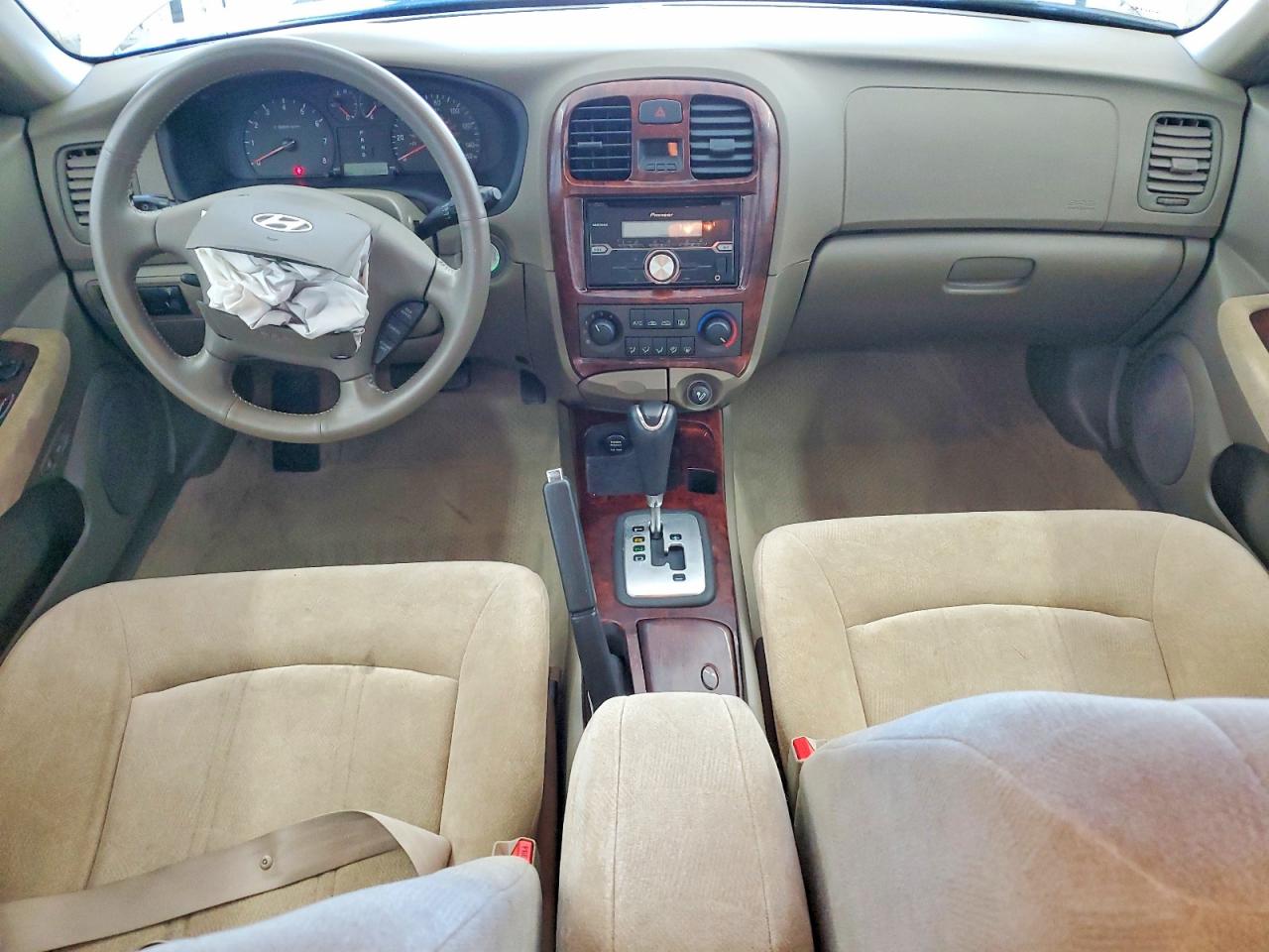 2002 Hyundai Sonata Gls White vin: KMHWF35H72A685874