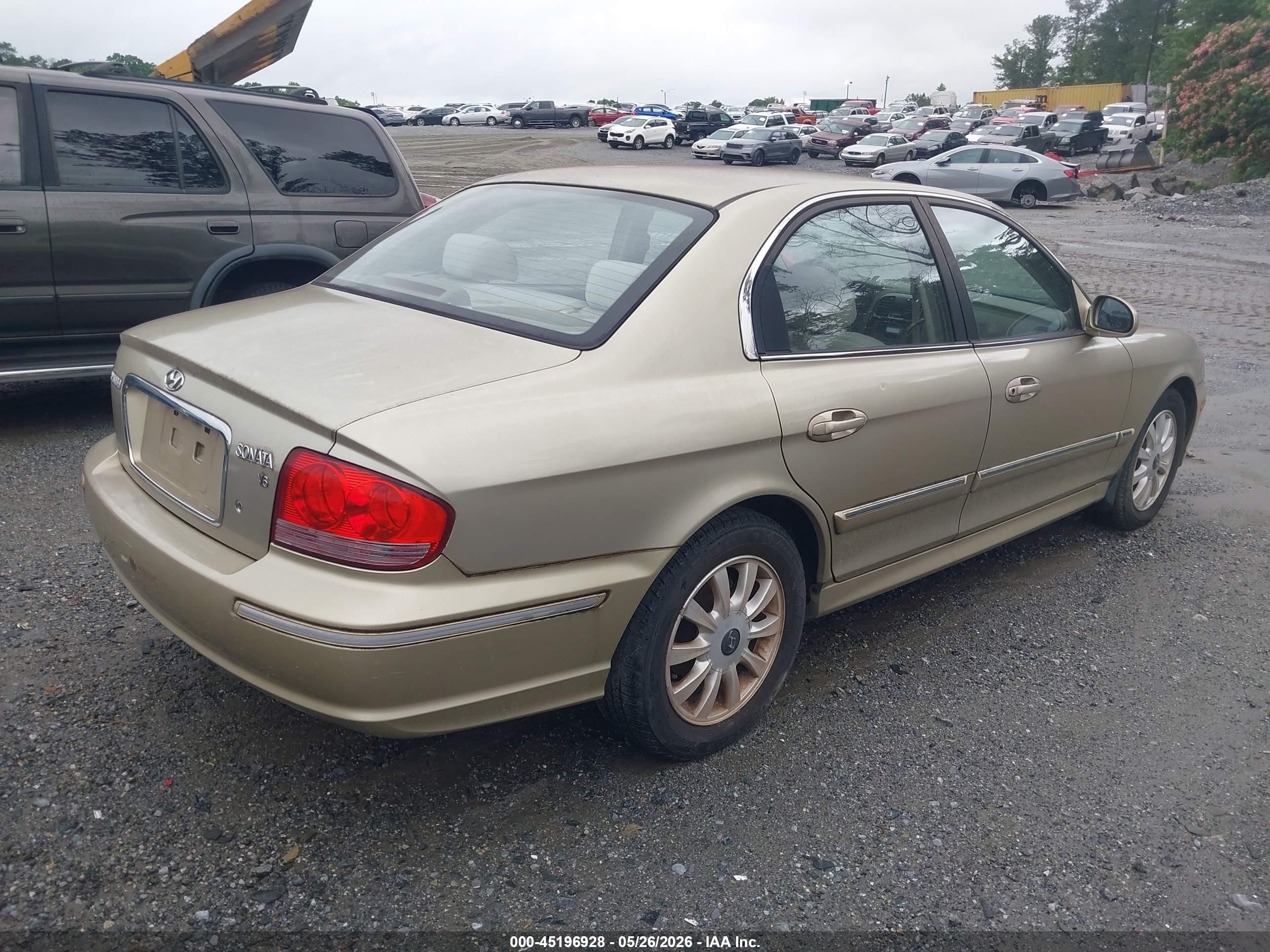 2004 Hyundai Sonata Gls/lx Gold vin: KMHWF35H74A929591