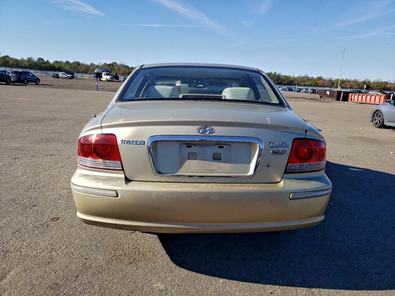 2002 Hyundai Sonata Gls Gold vin: KMHWF35H82A564254