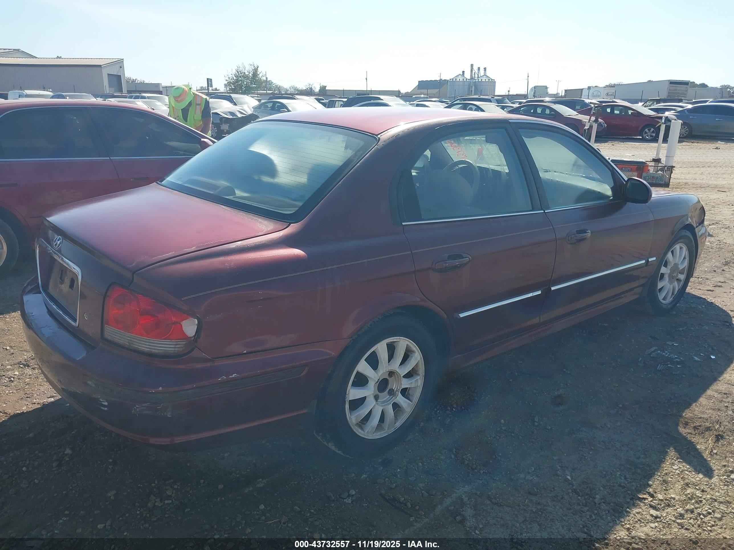 2002 Hyundai Sonata Gls/lx Red vin: KMHWF35H82A669702