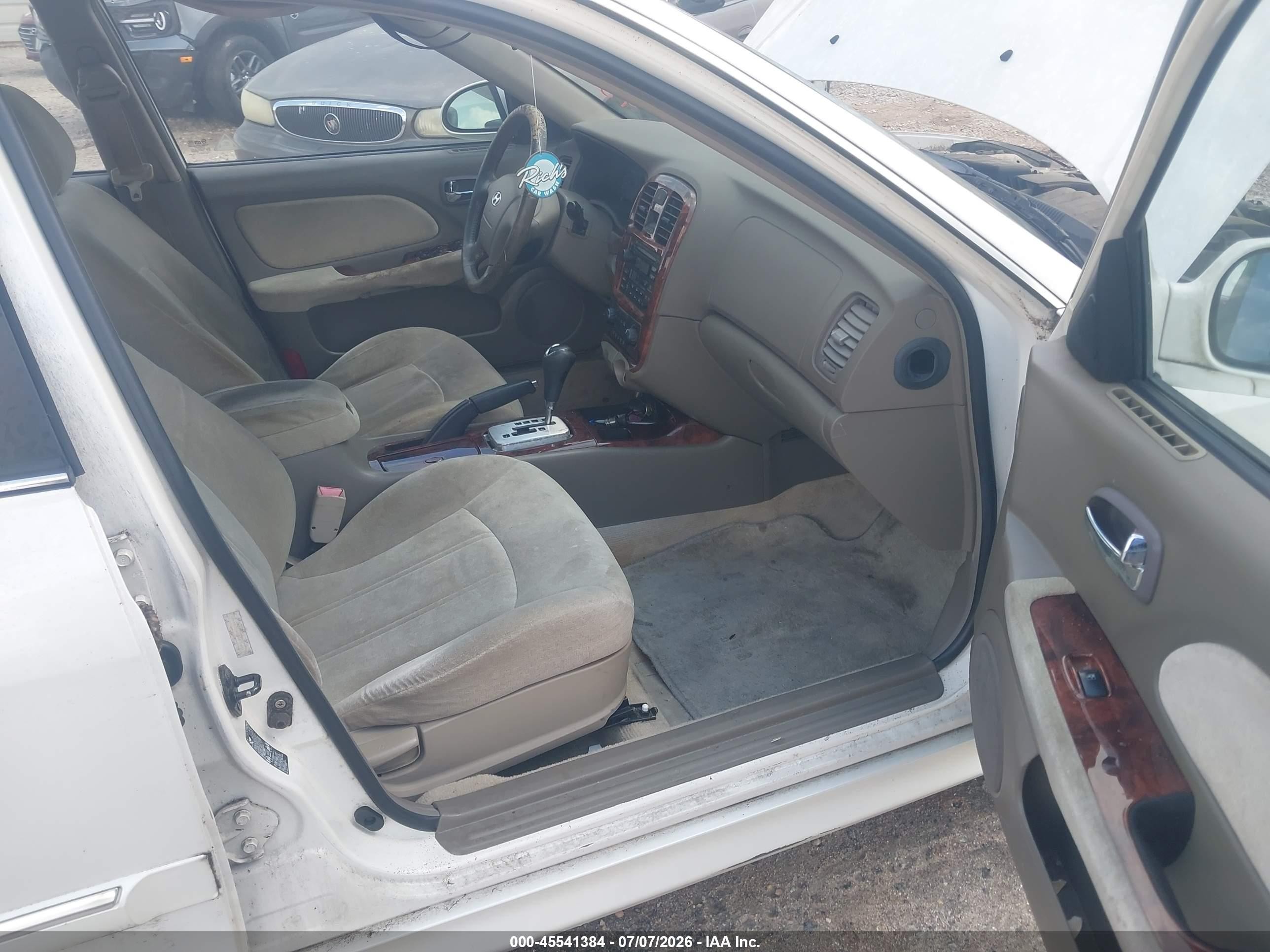 2003 Hyundai Sonata Gls/lx White vin: KMHWF35H83A870694