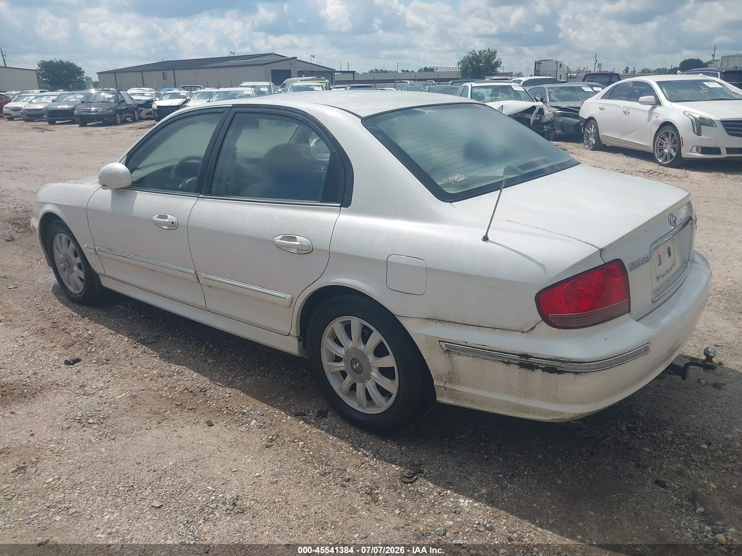 2003 Hyundai Sonata Gls/lx White vin: KMHWF35H83A870694