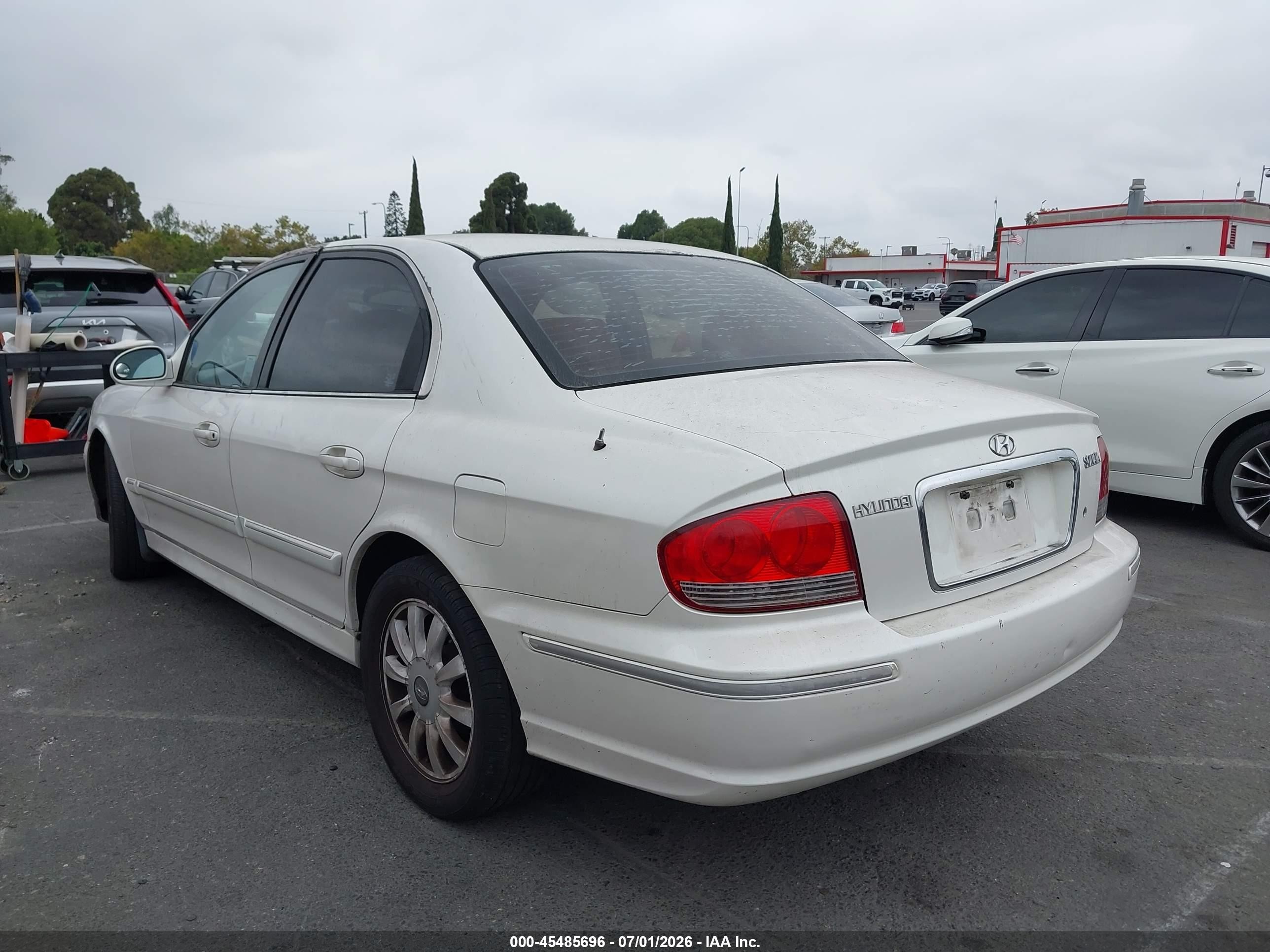 2004 Hyundai Sonata Gls/lx White vin: KMHWF35H84A010487