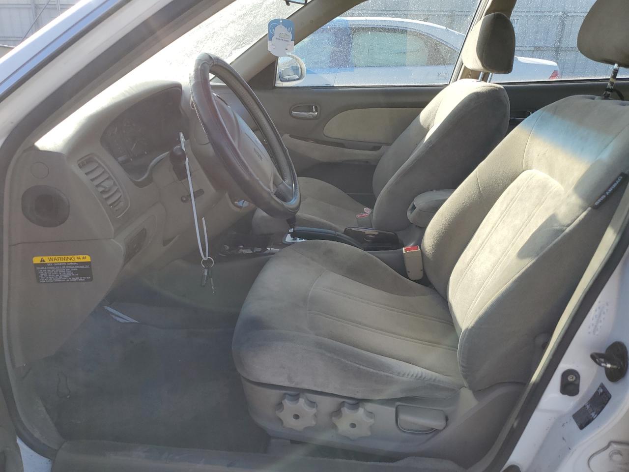 2003 Hyundai Sonata Gls White vin: KMHWF35H93A807376