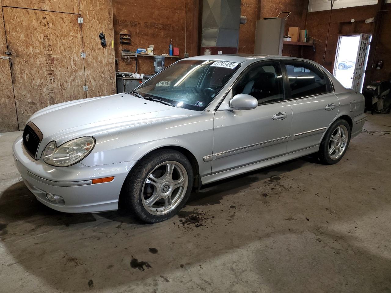 2002 Hyundai Sonata Gls Silver vin: KMHWF35HX2A568421