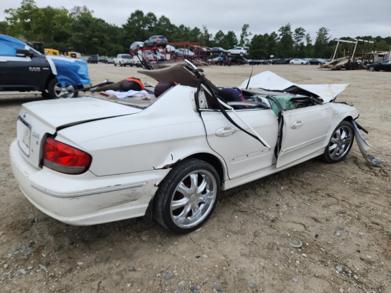 2003 Hyundai Sonata Gls White vin: KMHWF35HX3A904828