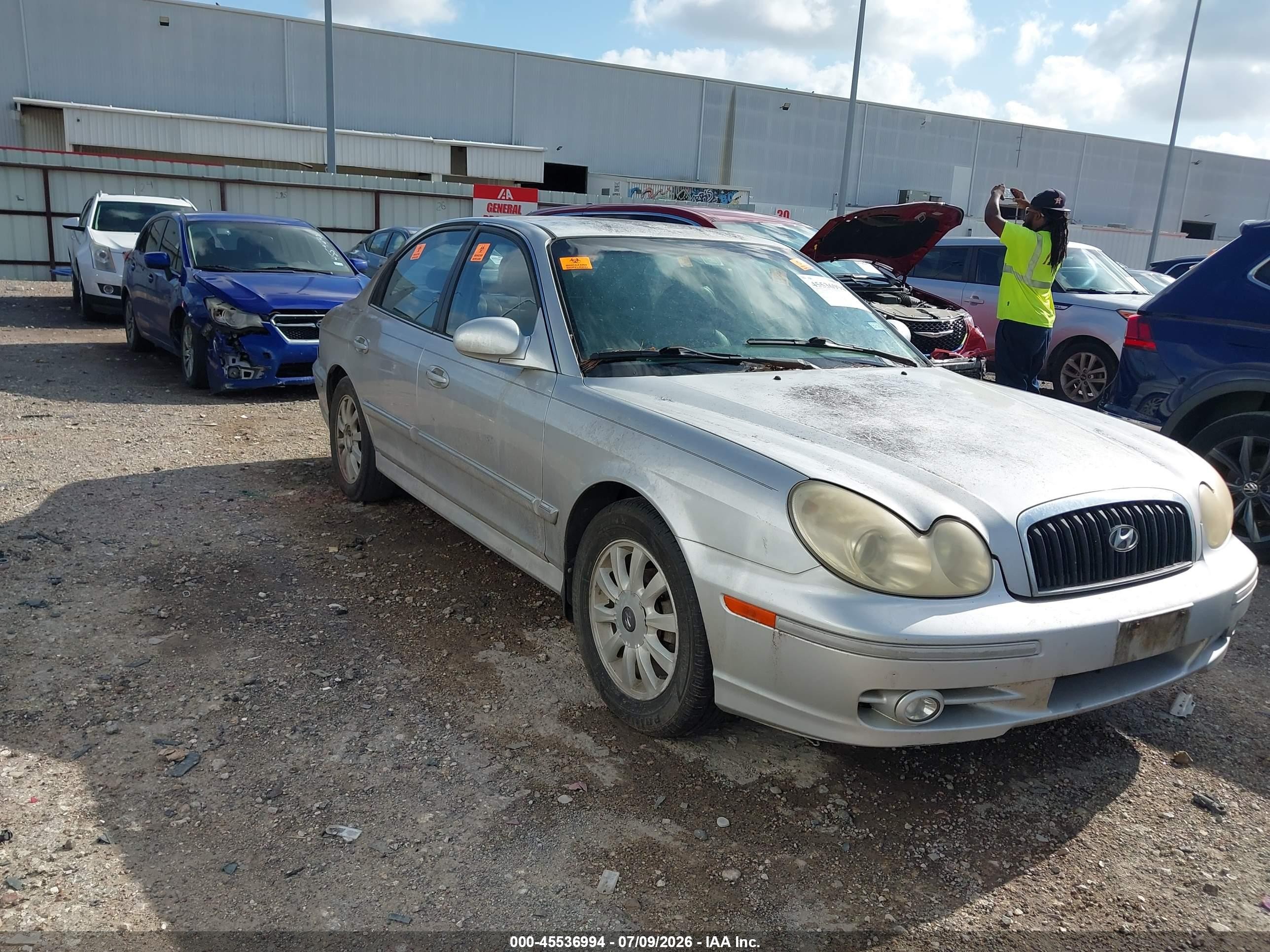 2004 Hyundai Sonata Gls/lx Silver vin: KMHWF35HX4A925339