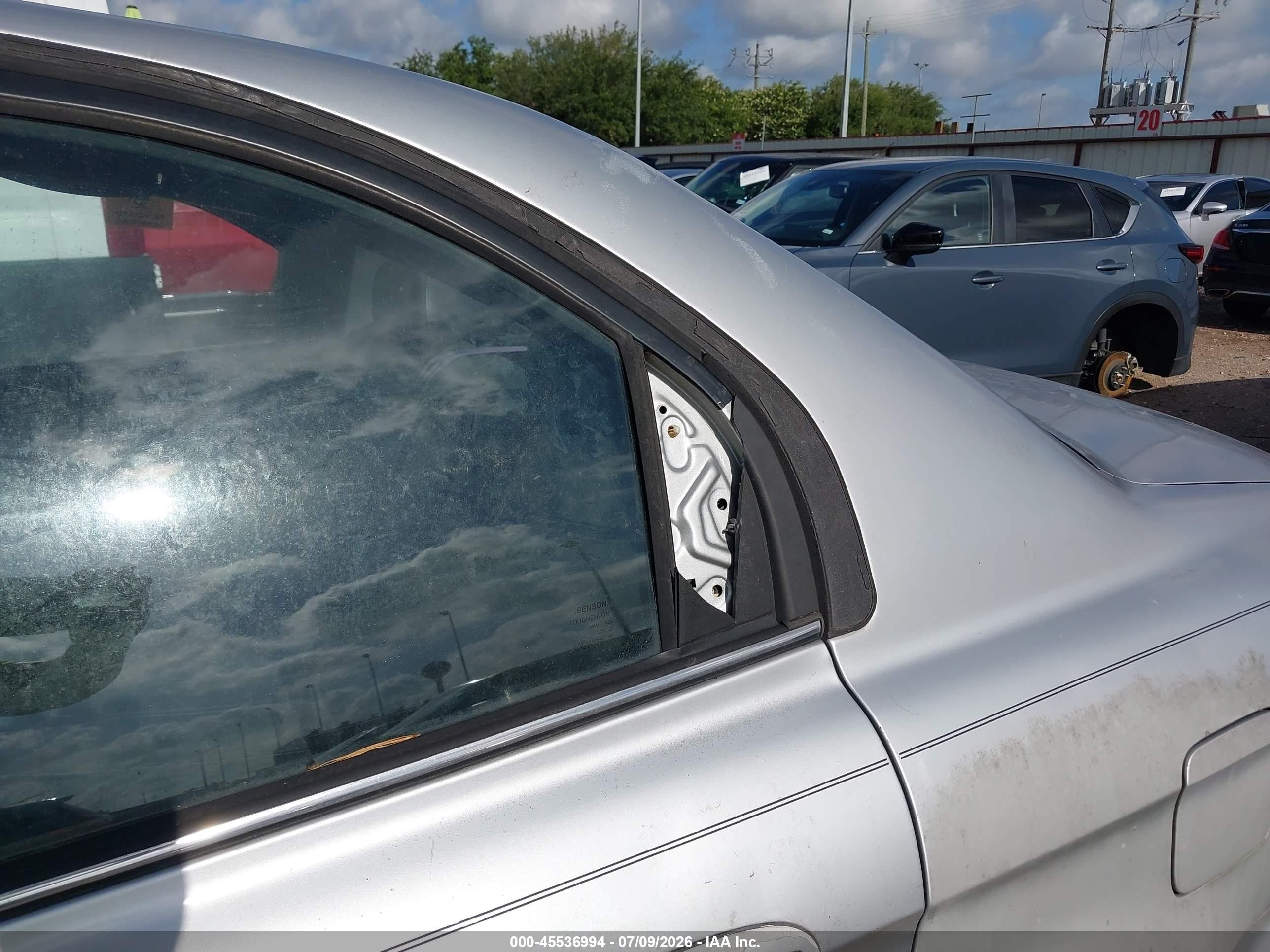 2004 Hyundai Sonata Gls/lx Silver vin: KMHWF35HX4A925339