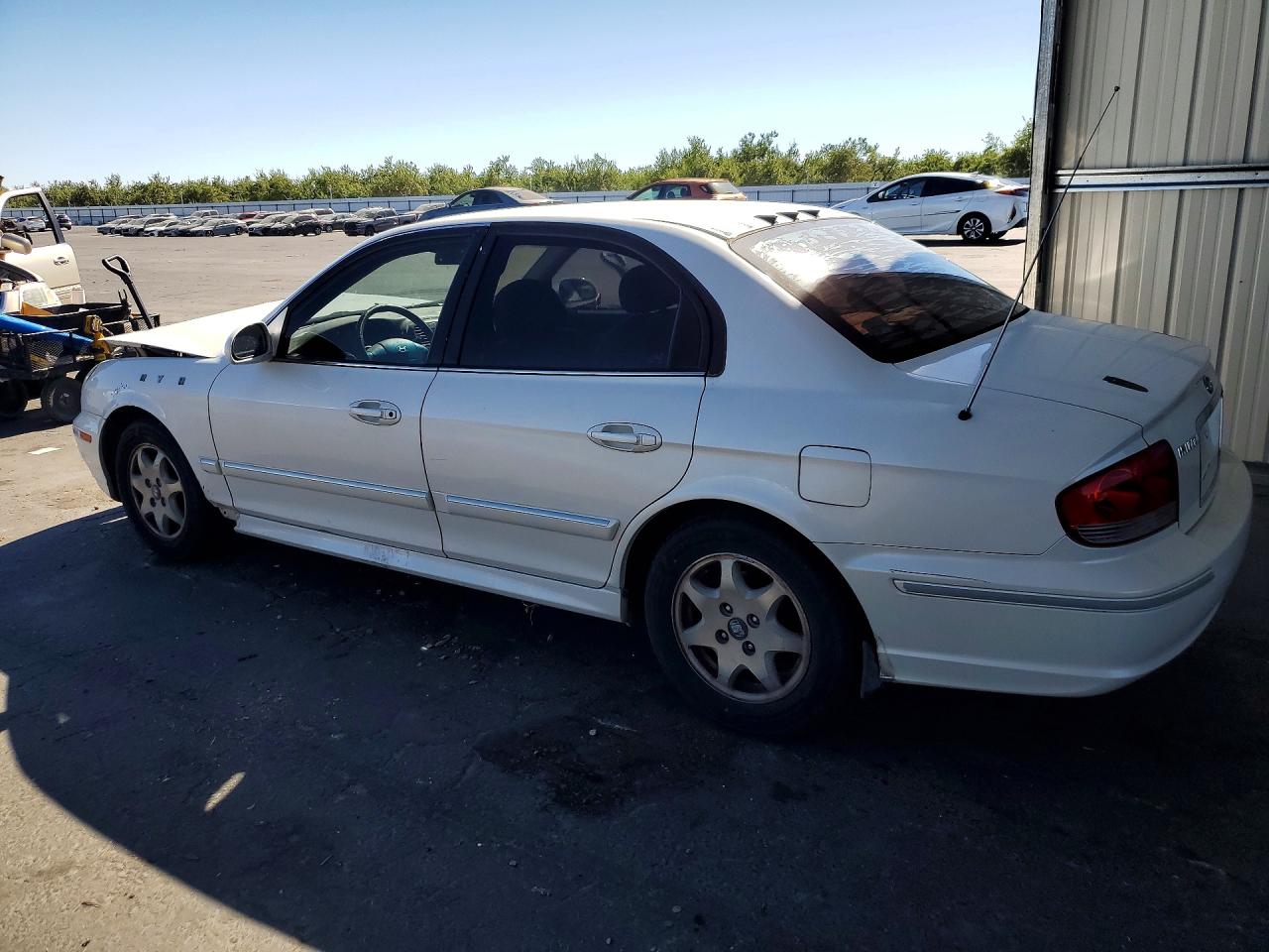 2004 Hyundai Sonata Gls White vin: KMHWF35HX4A964979