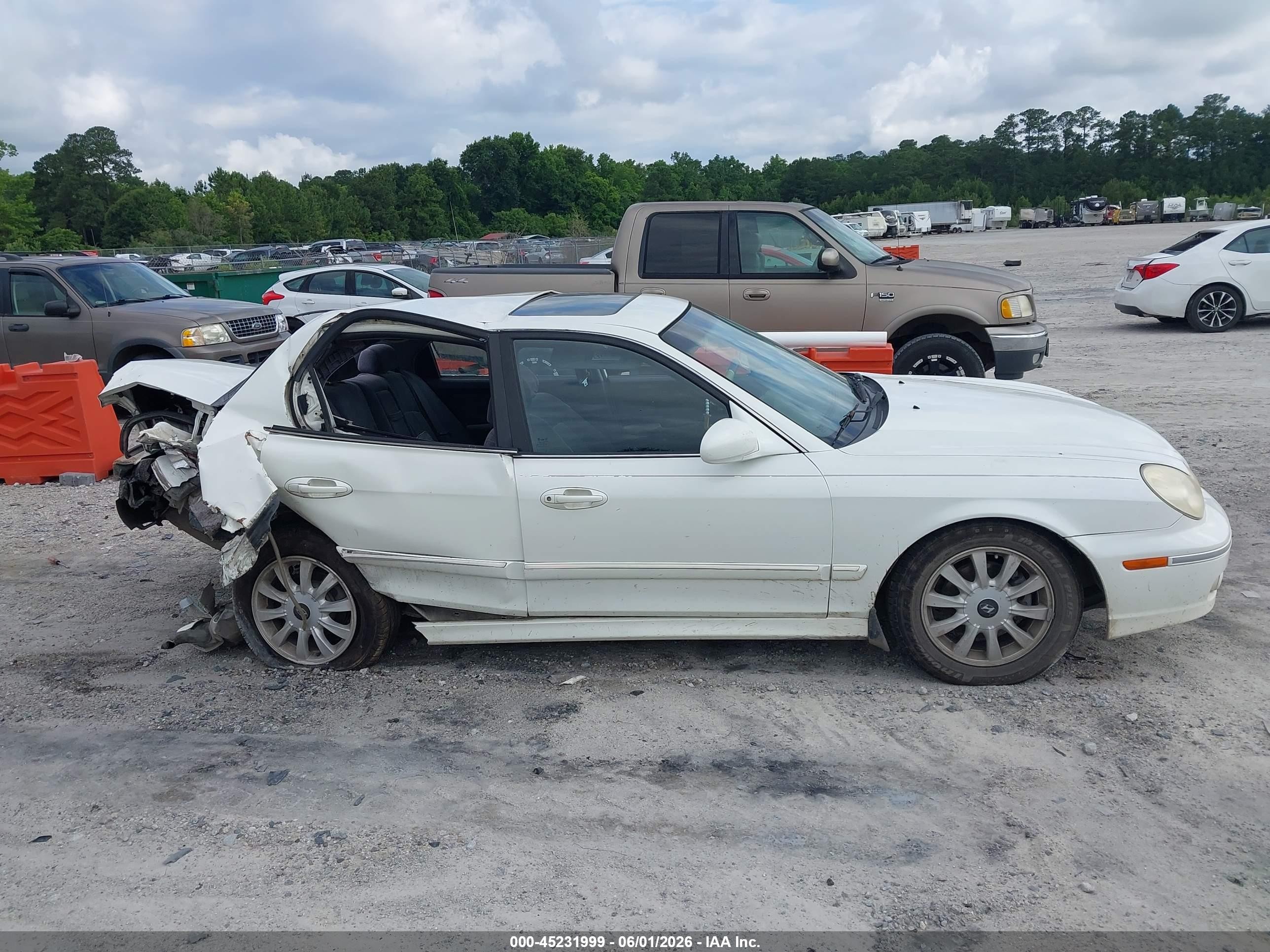 2005 Hyundai Sonata Gls/lx White vin: KMHWF35HX5A132169