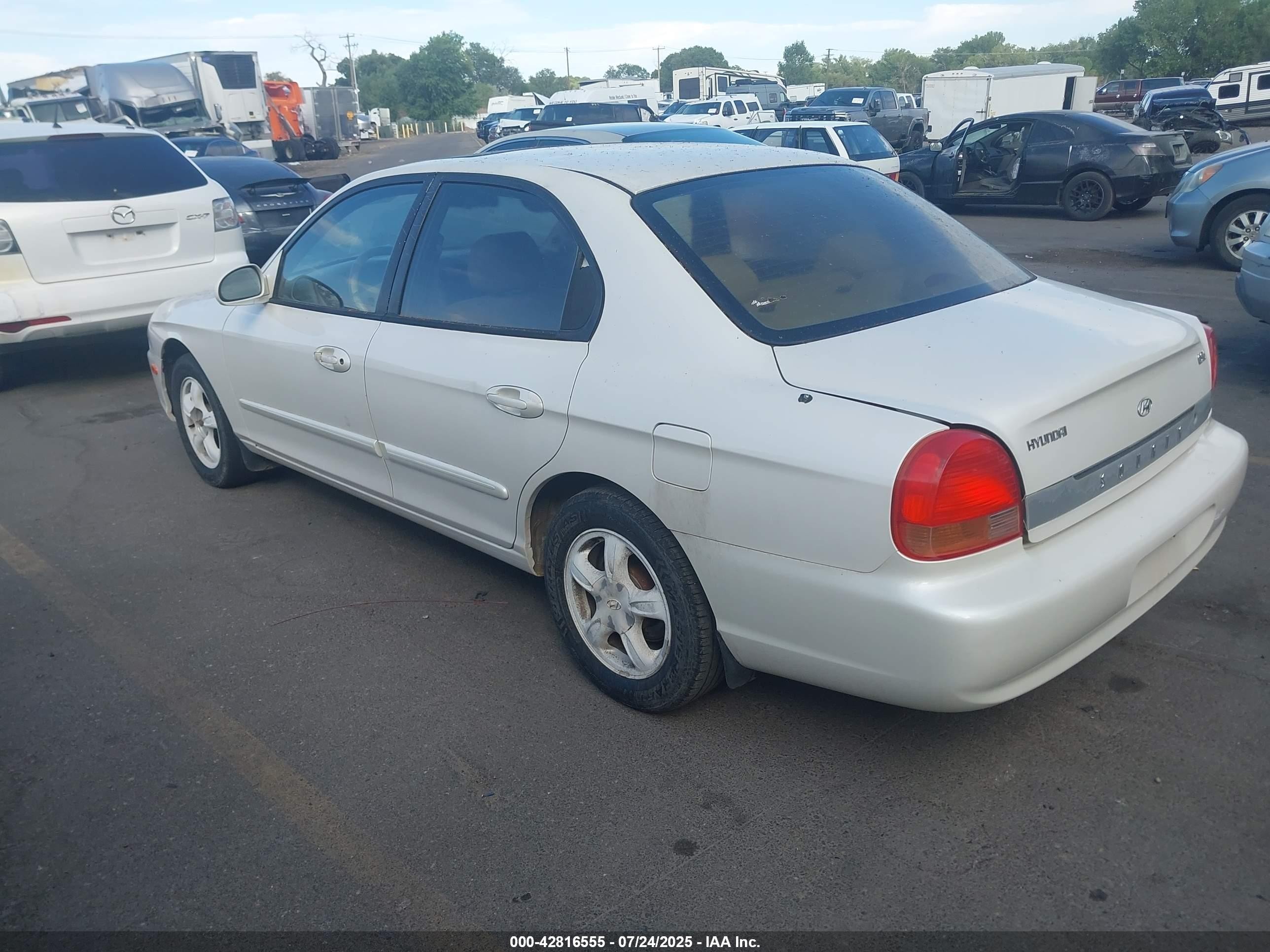 2000 Hyundai Sonata Gls V6 White vin: KMHWF35V4YA230673