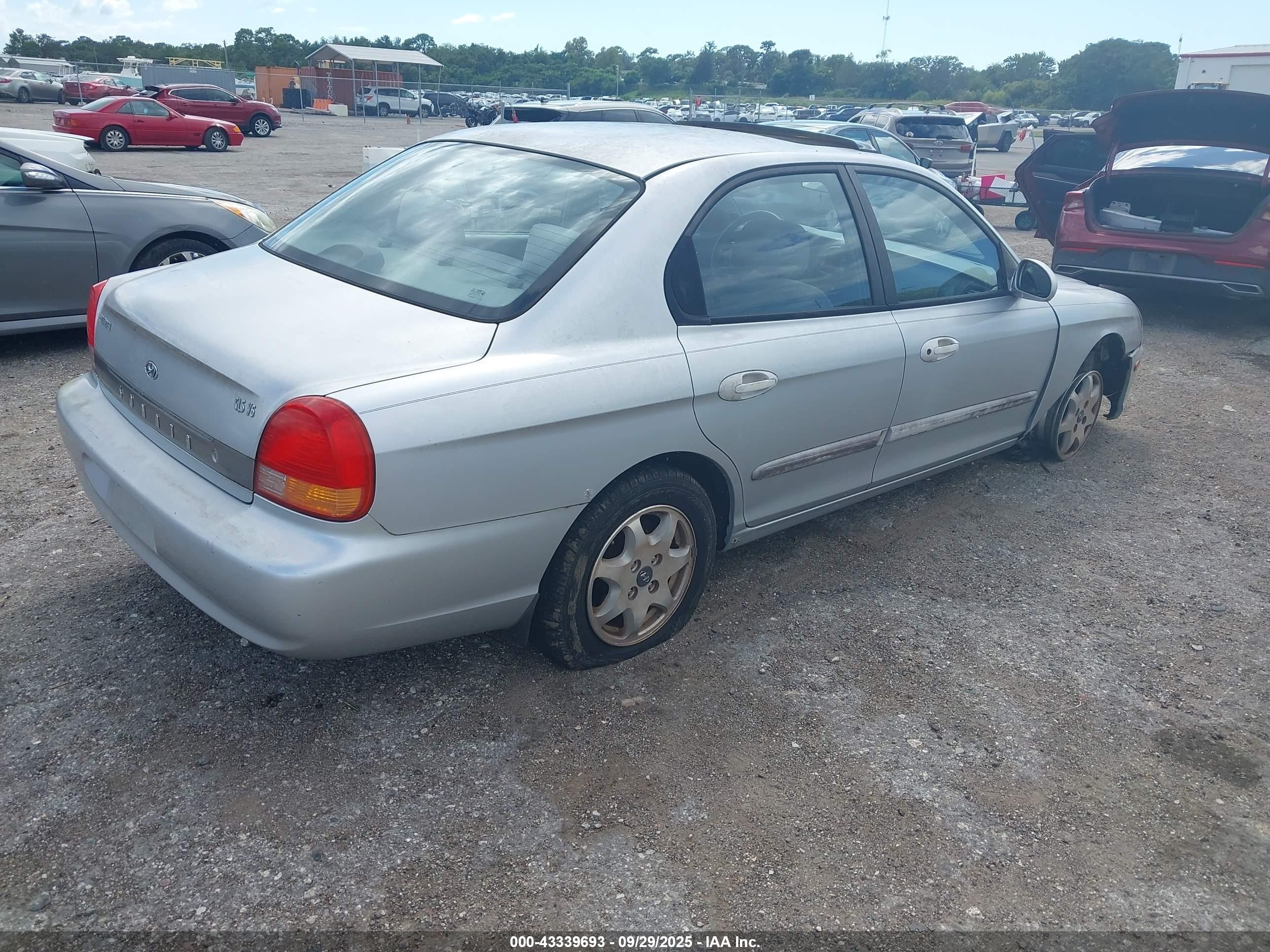 2000 Hyundai Sonata Gls V6 Silver vin: KMHWF35V4YA338212