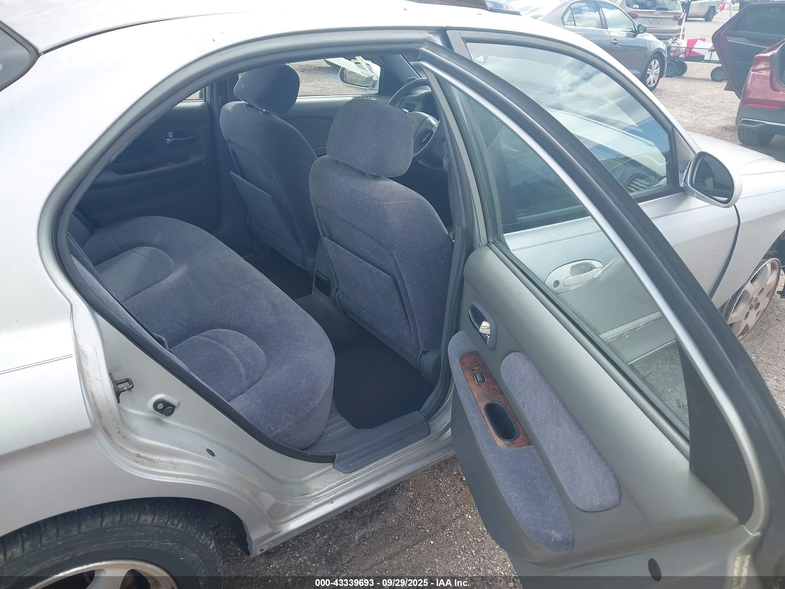2000 Hyundai Sonata Gls V6 Silver vin: KMHWF35V4YA338212