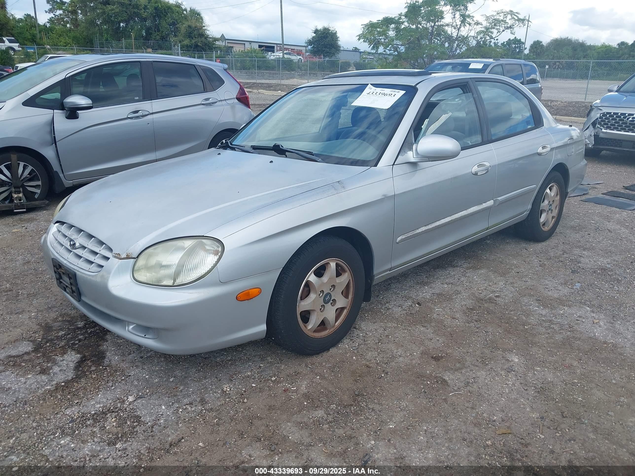 2000 Hyundai Sonata Gls V6 Silver vin: KMHWF35V4YA338212