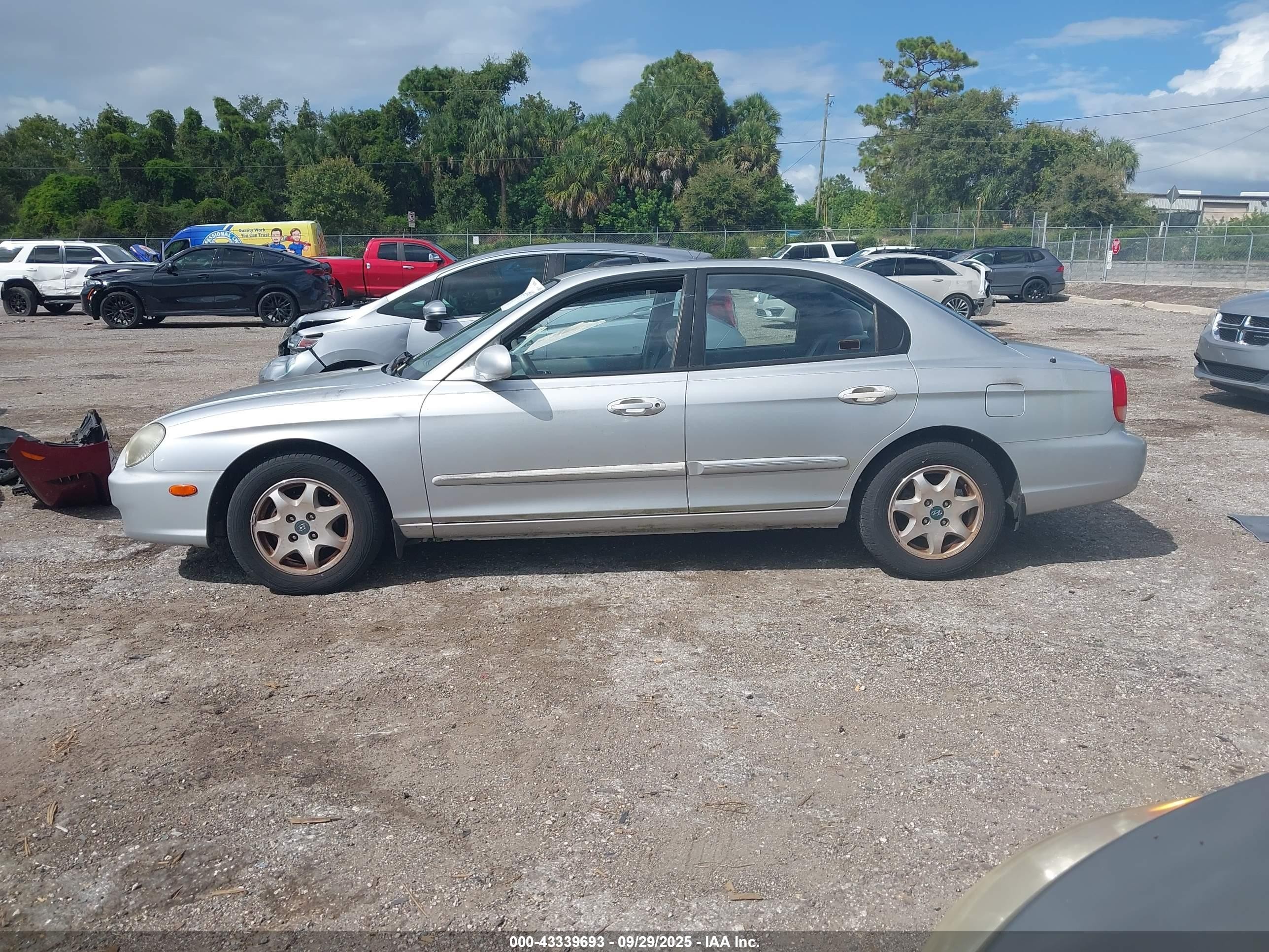 2000 Hyundai Sonata Gls V6 Silver vin: KMHWF35V4YA338212
