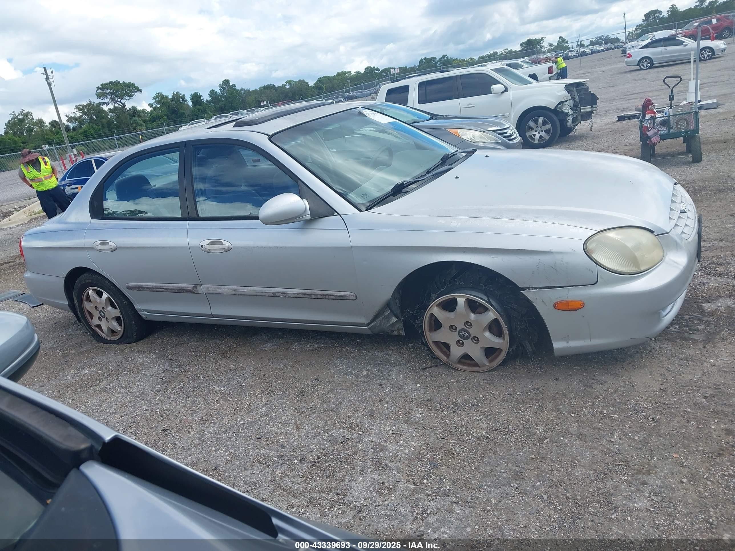 2000 Hyundai Sonata Gls V6 Silver vin: KMHWF35V4YA338212