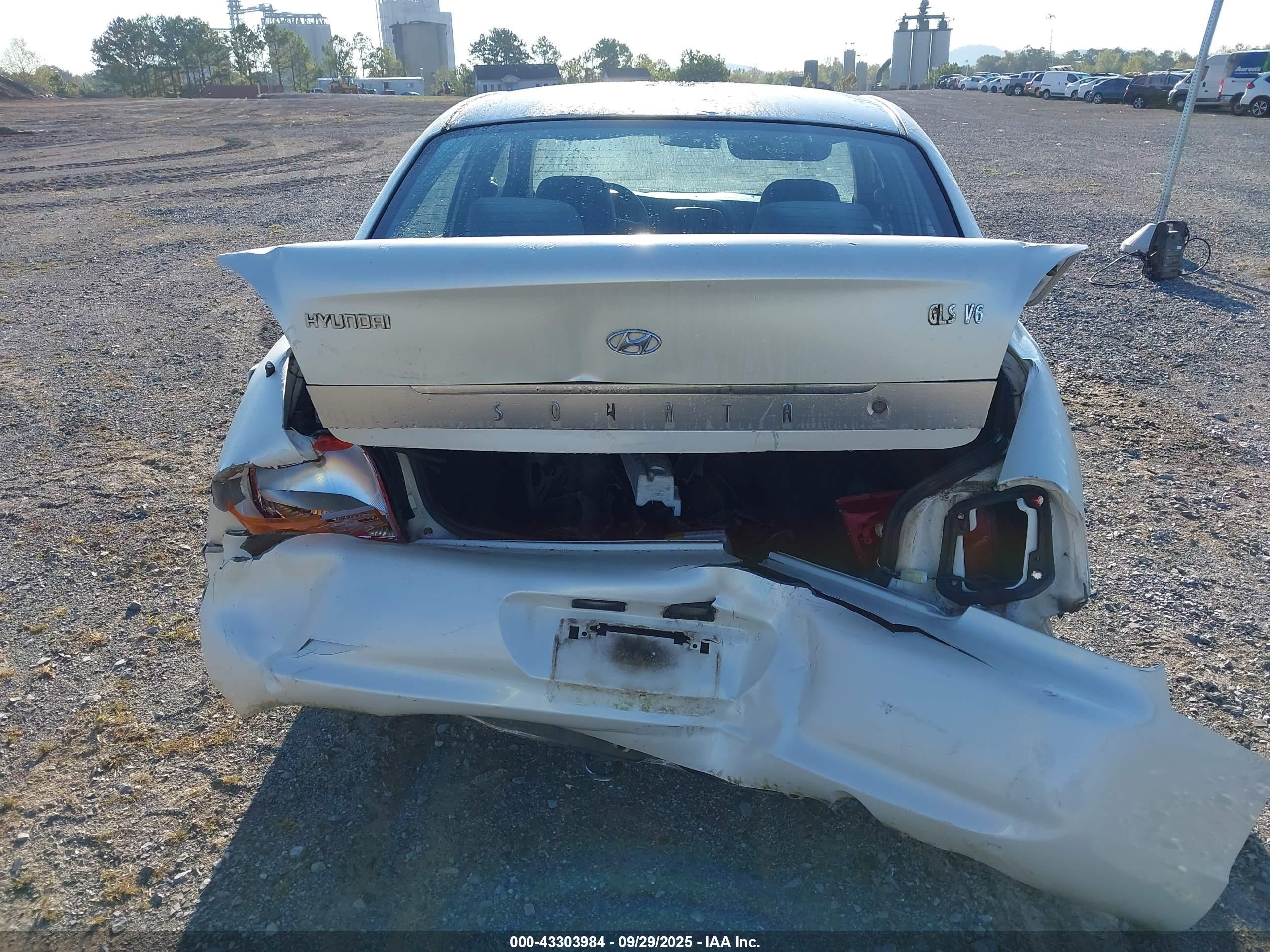 2001 Hyundai Sonata Gls/gls W/leather White vin: KMHWF35V61A476002