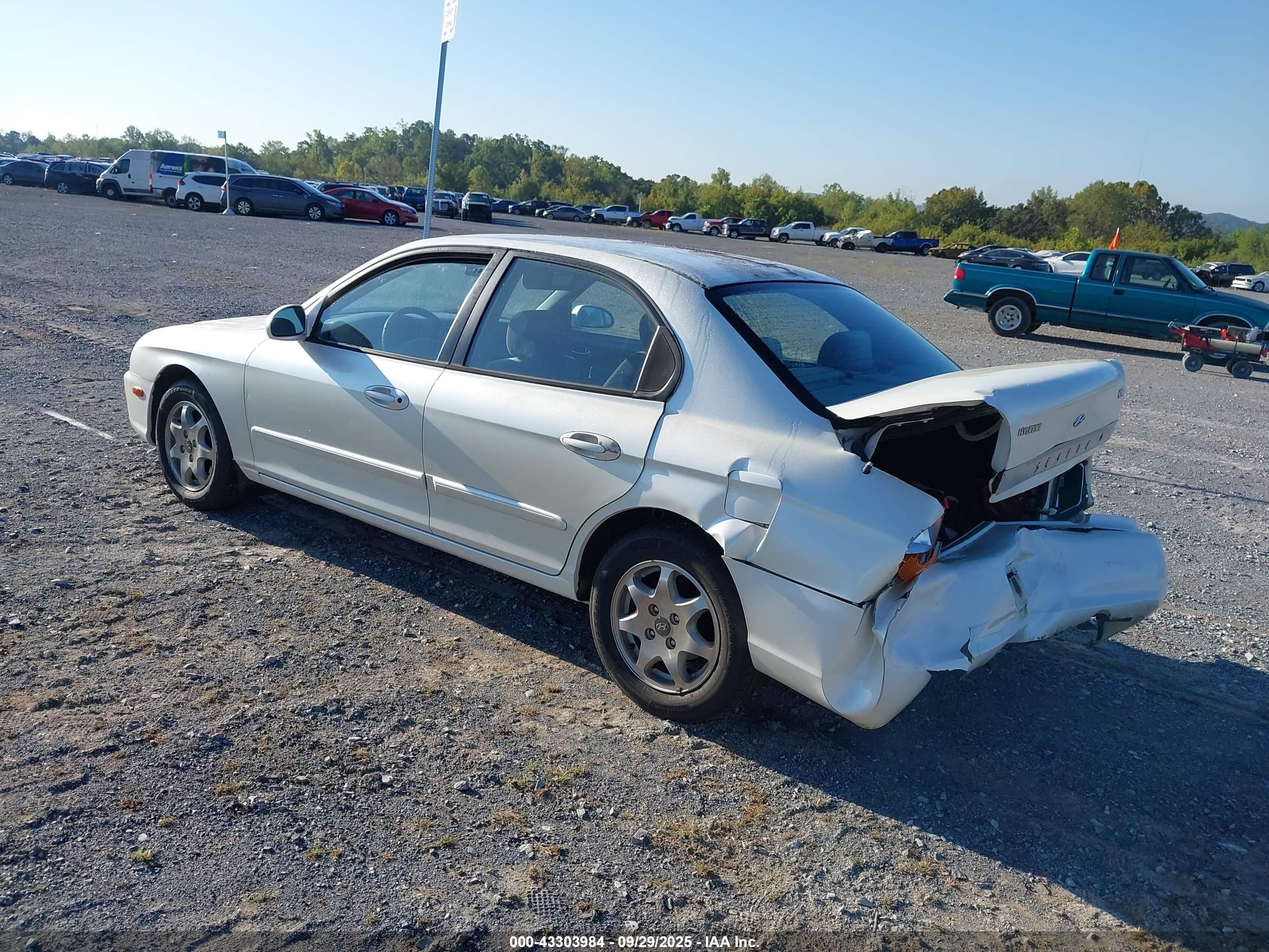 2001 Hyundai Sonata Gls/gls W/leather White vin: KMHWF35V61A476002