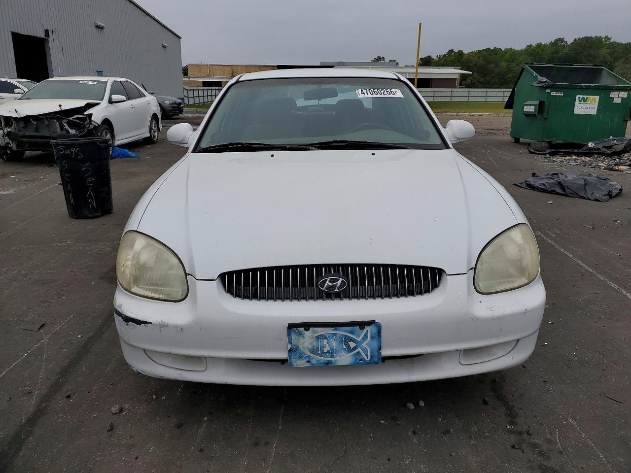 2001 Hyundai Sonata White vin: KMHWF35V81A397849