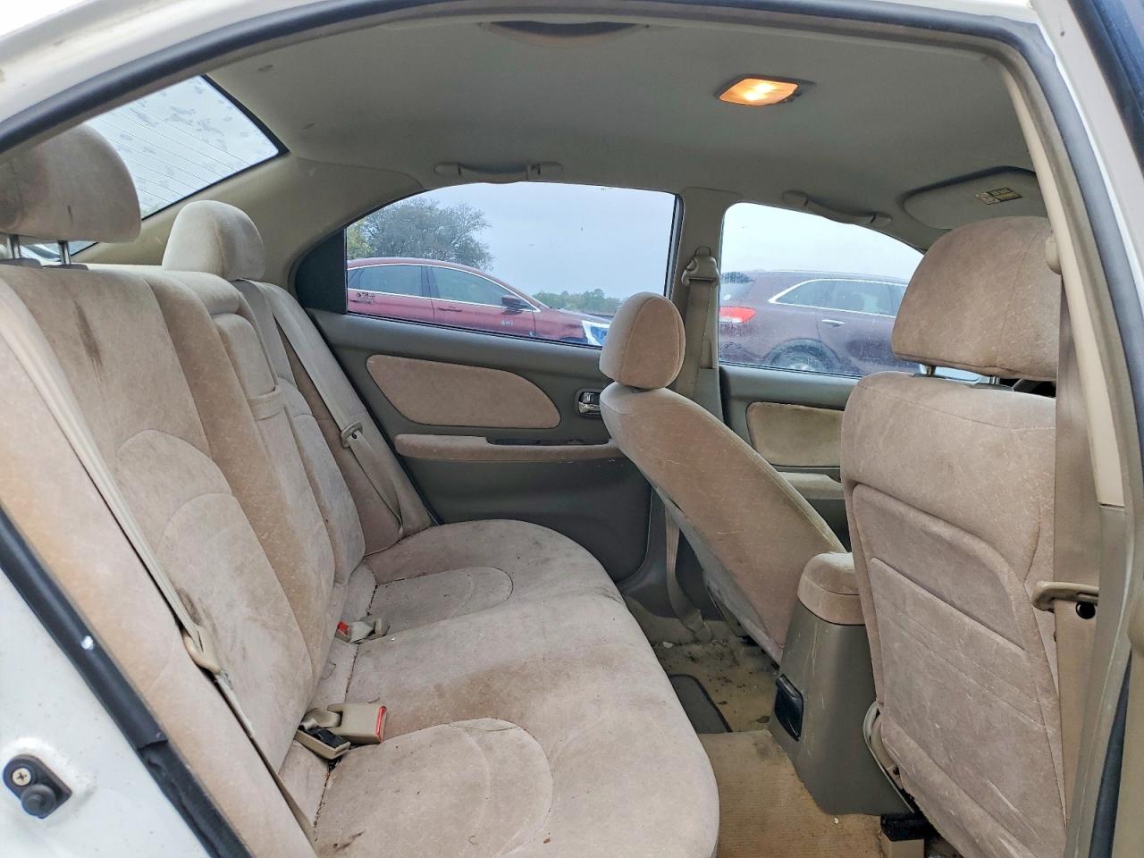 2001 Hyundai Sonata White vin: KMHWF35V81A397849