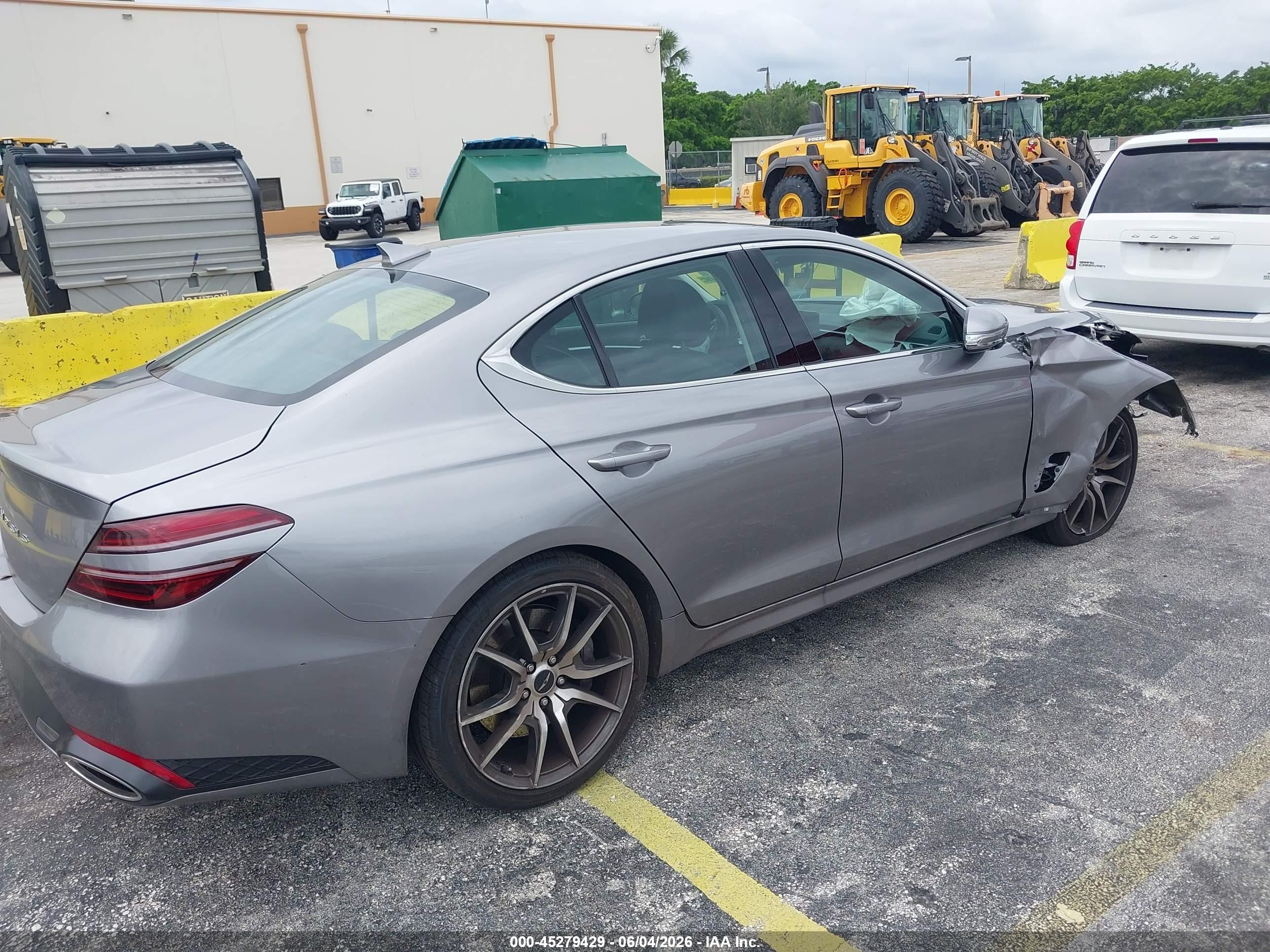 2026 Genesis G70 2.5t Rwd Gold vin: KMTG14SC7TU167402