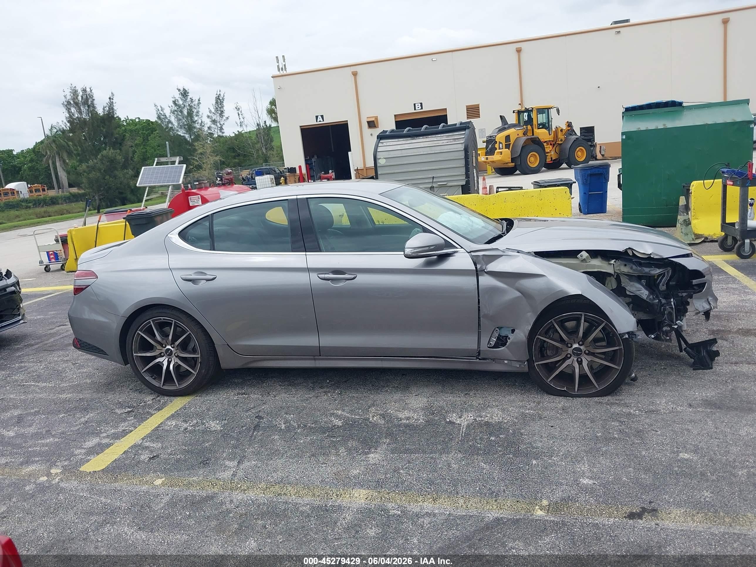2026 Genesis G70 2.5t Rwd Gold vin: KMTG14SC7TU167402