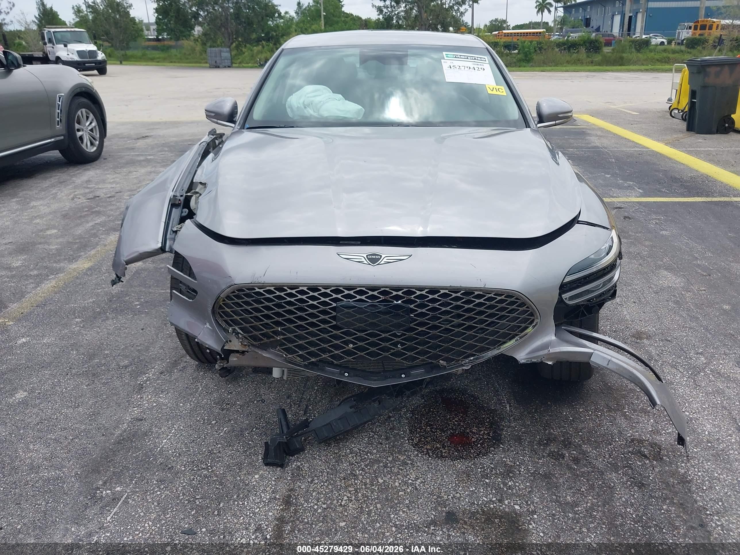 2026 Genesis G70 2.5t Rwd Gold vin: KMTG14SC7TU167402
